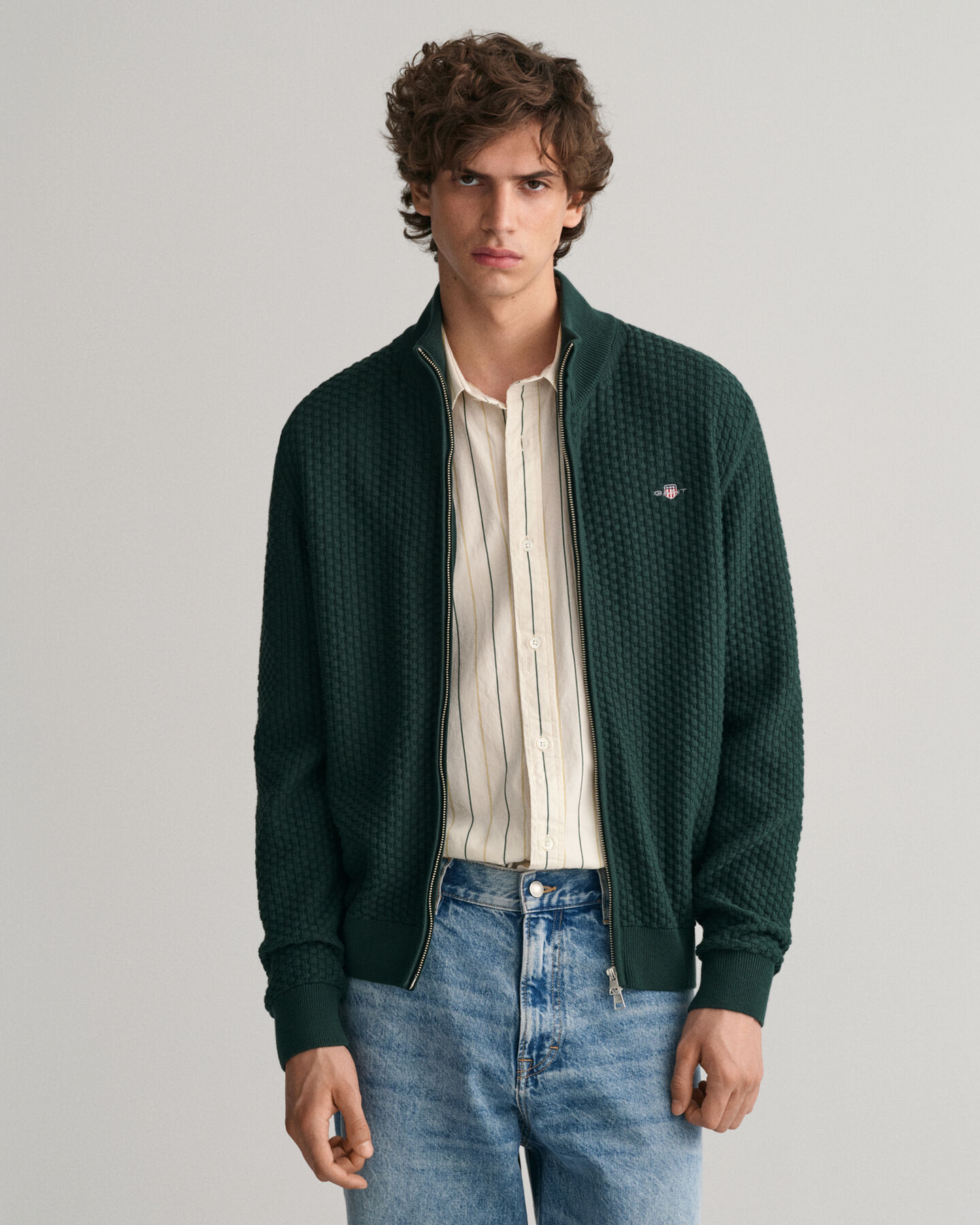 Kohopintainen vetoketjullinen puuvillaneuletakki