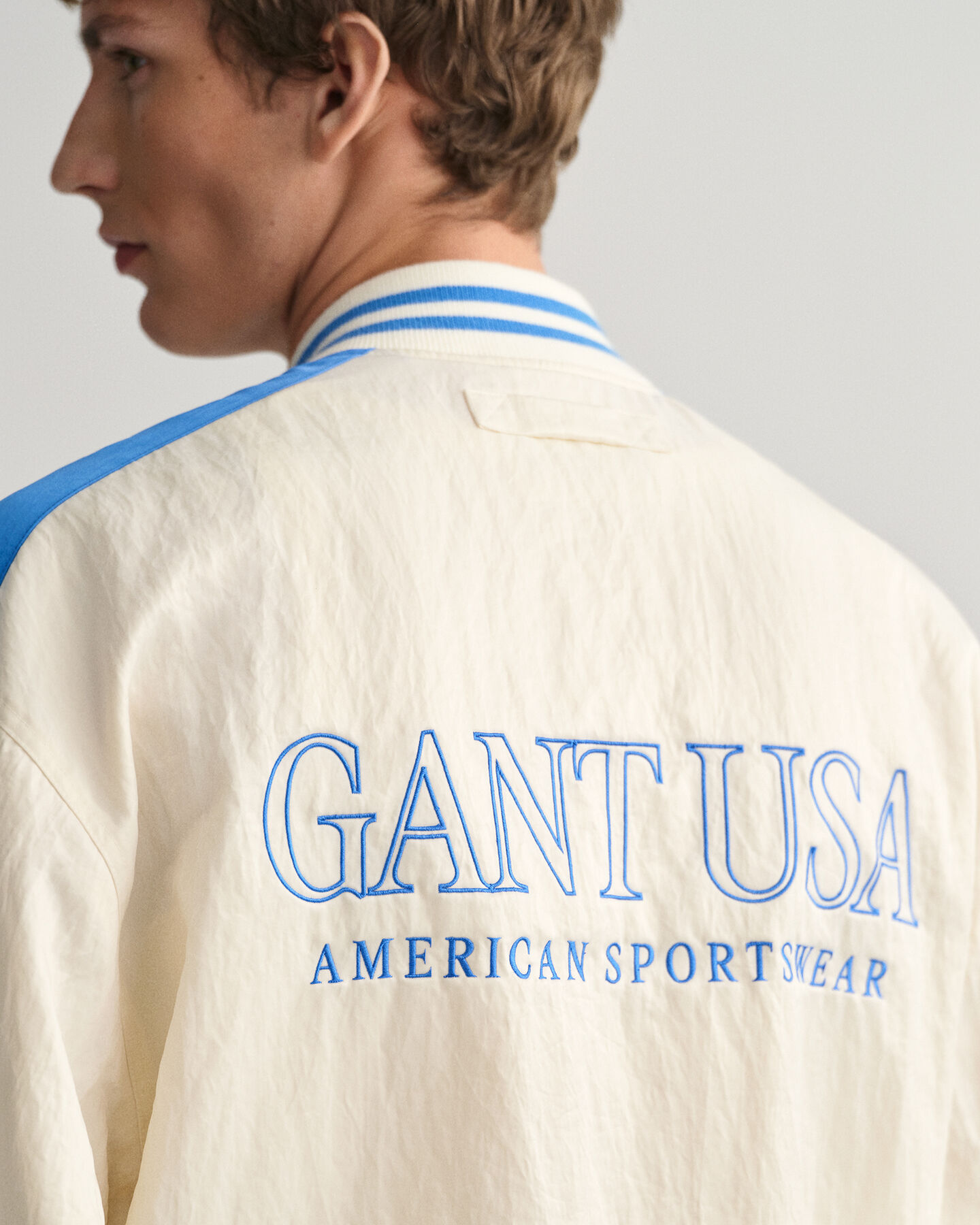 Satiininen GANT Varsity Jacket