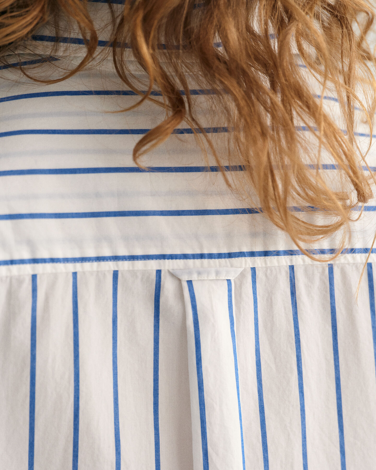 Oversized fit -mitoitettu raitapaita