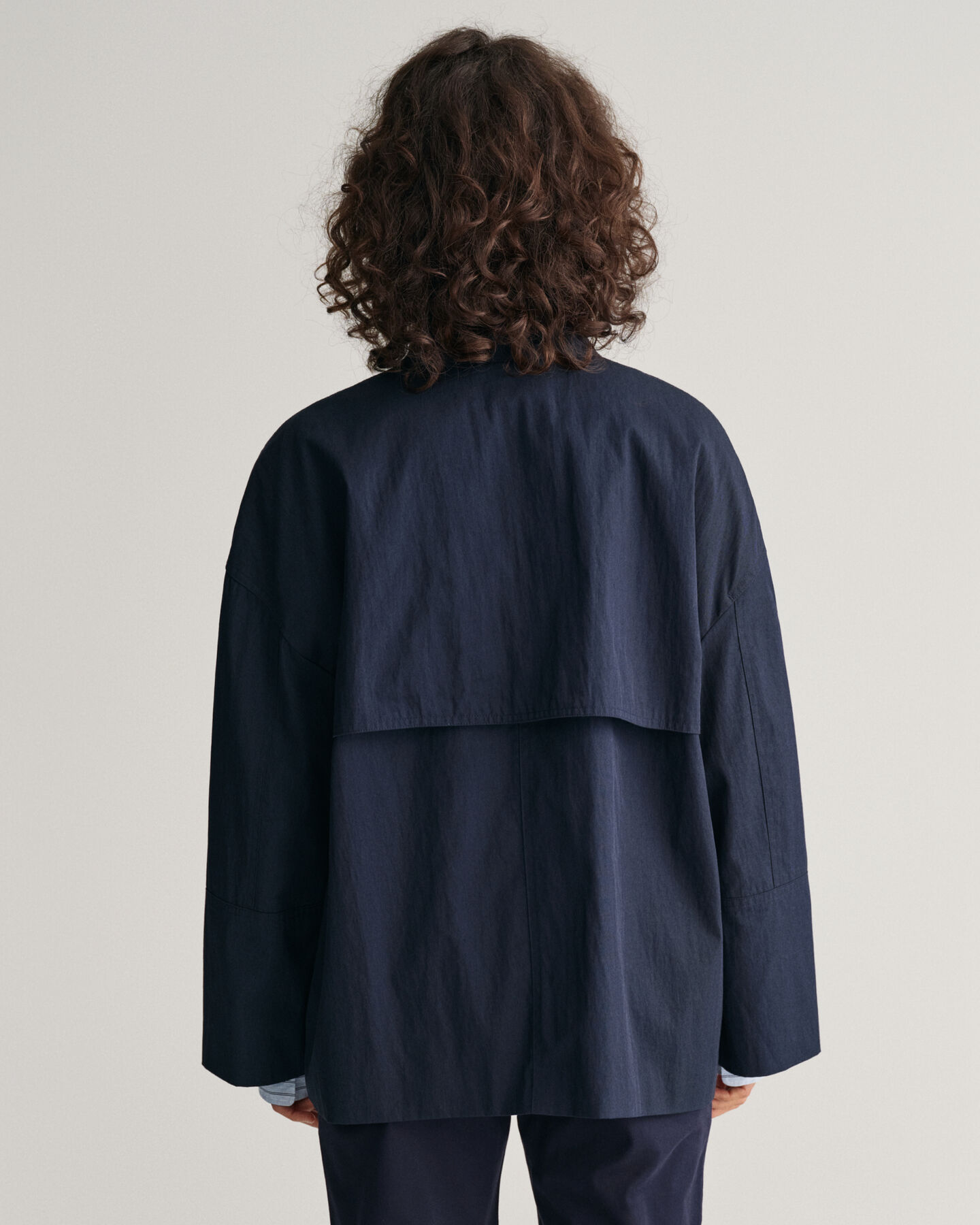 Puolipitkä trenssitakki