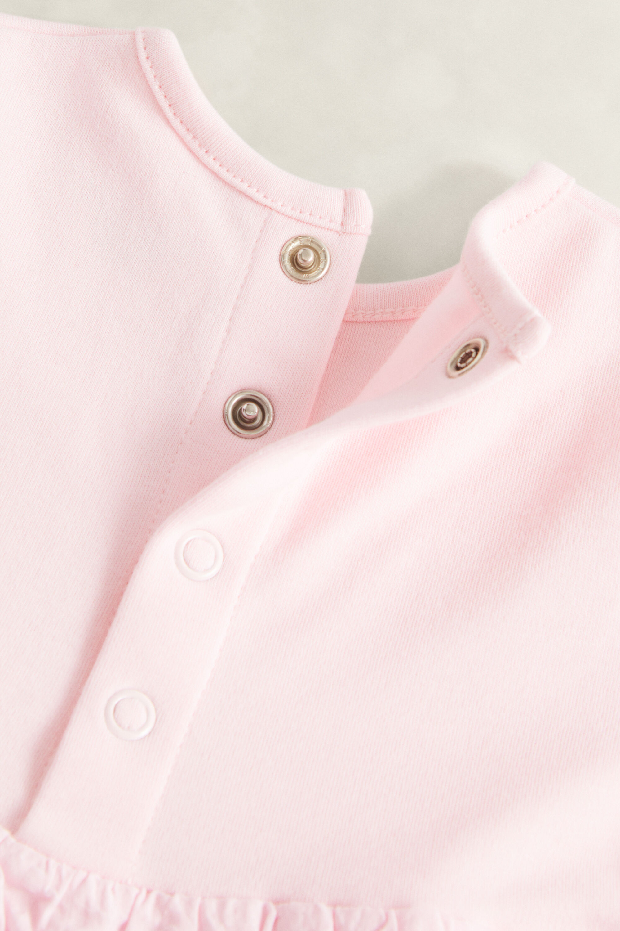 Baby Girl -malliston seersucker-mekko ja pöksyt