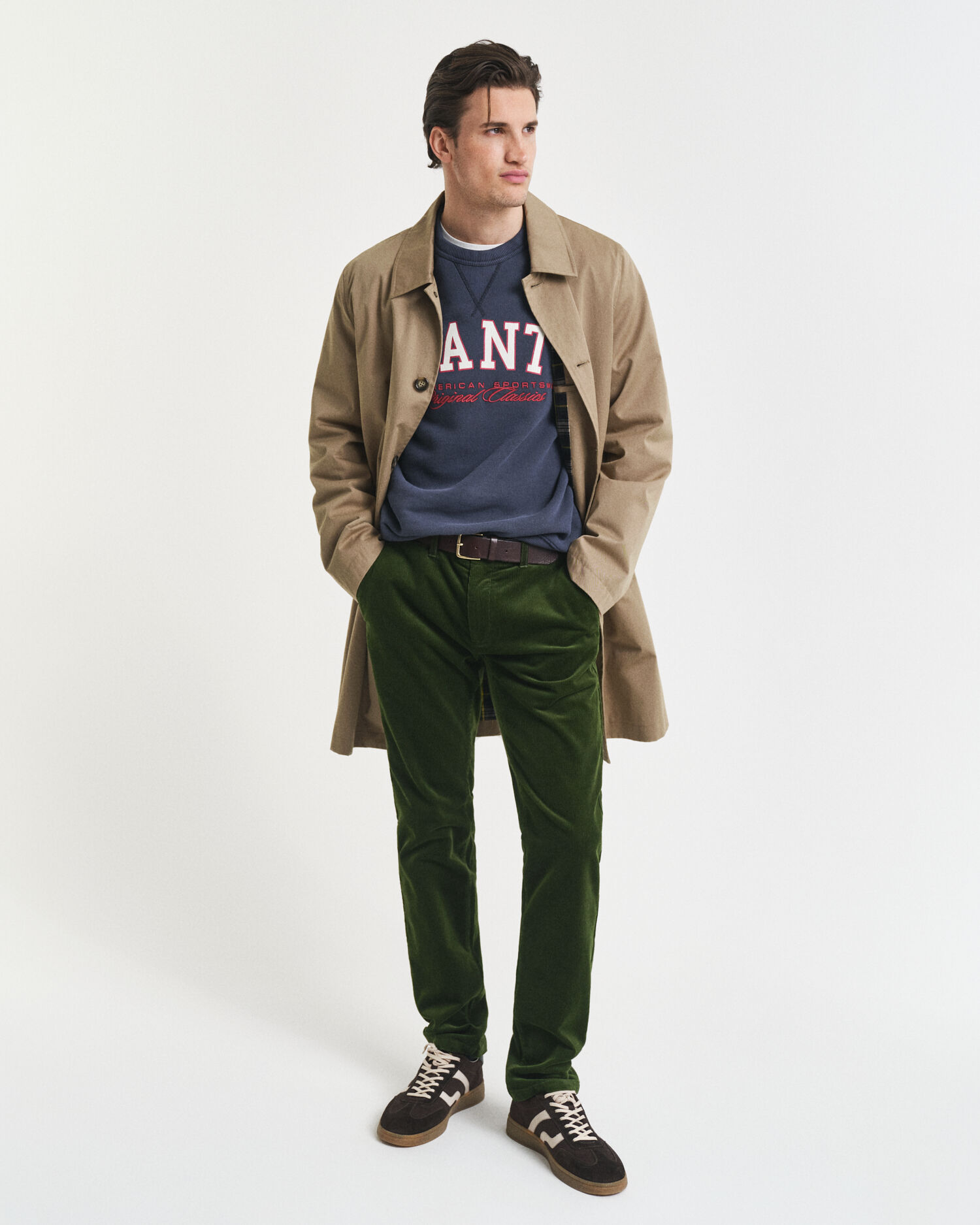 Slim fit ‑mitoitetut vakosamettichinot