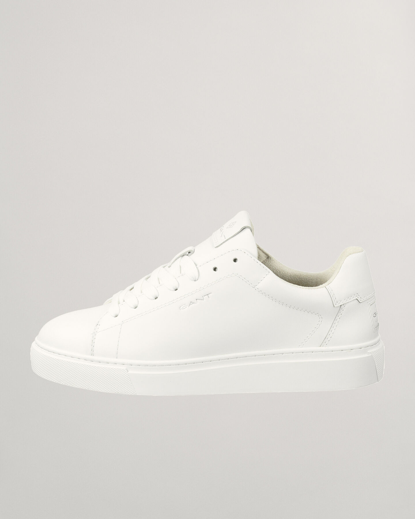 Mc&nbsp;Julien ‑tennarit