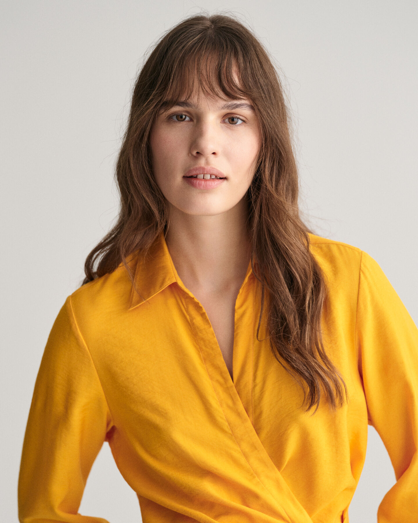 Kietaisumallinen paitamekko