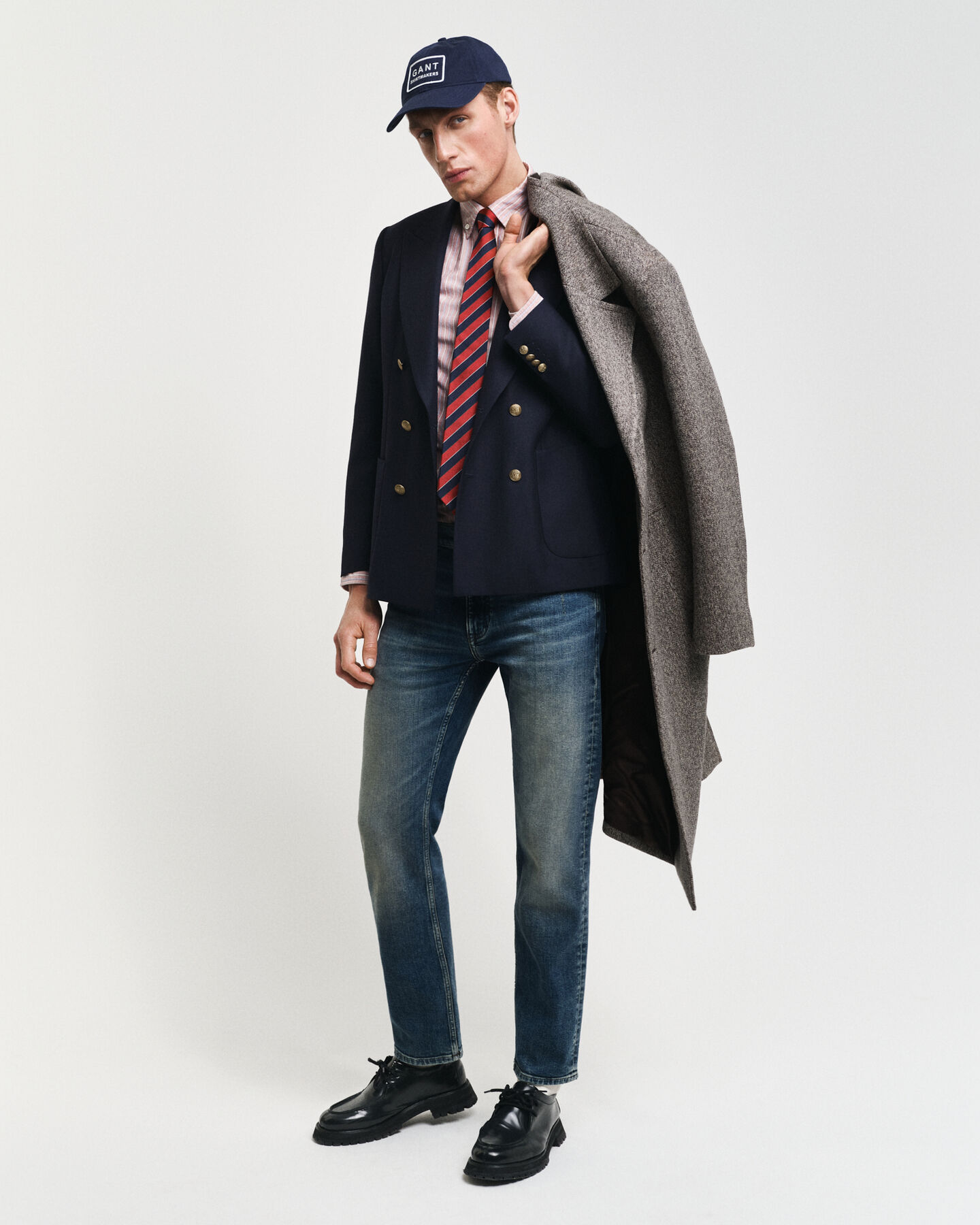 Regular&nbsp;fit ‑mitoitettu raidallinen klassinen oxford-paita