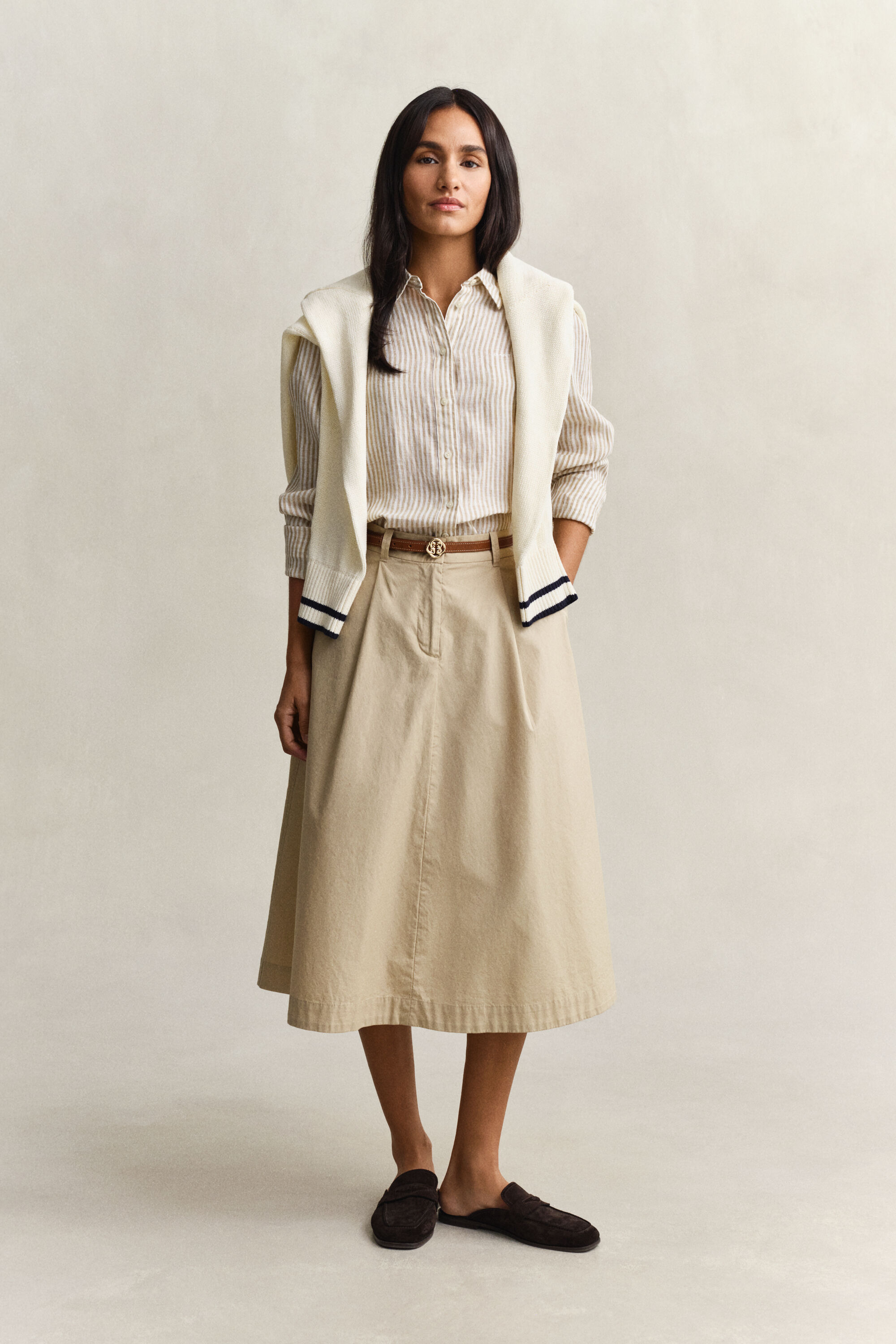 Regular fit ‑mitoitettu raidallinen pellavapaita