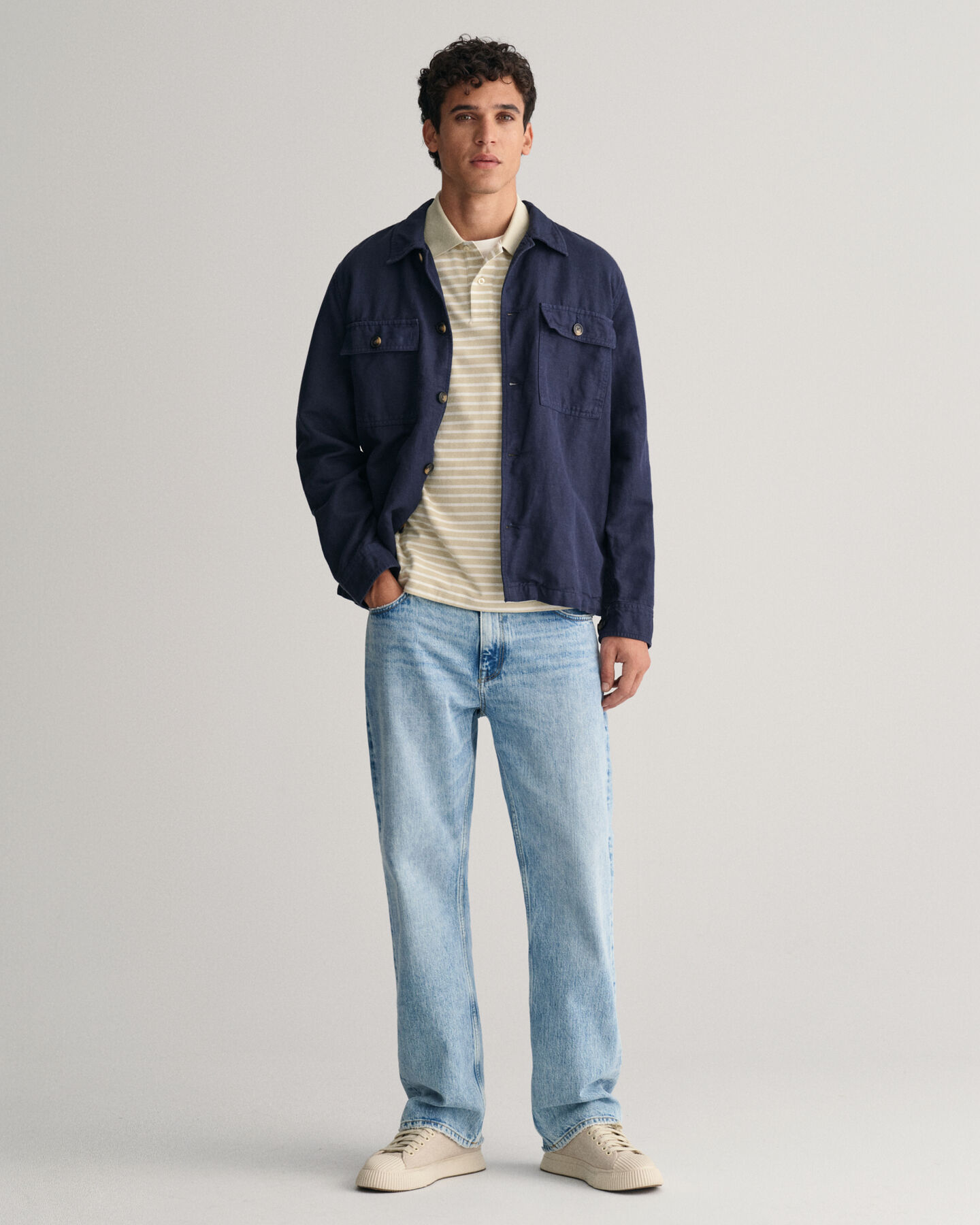 Raidallinen pikeepaita