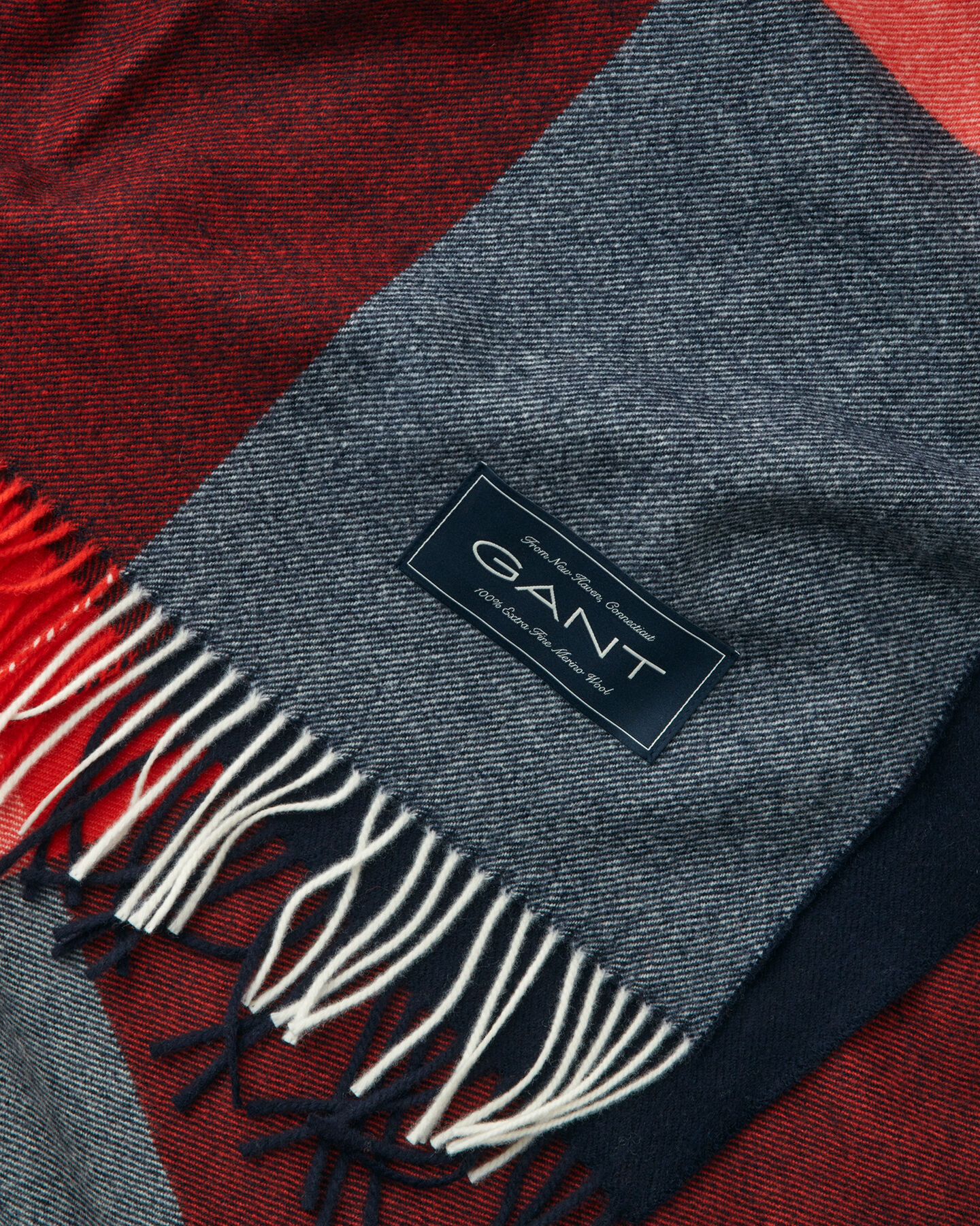 Ruudullinen torkkupeitto hienosta merinovillasta