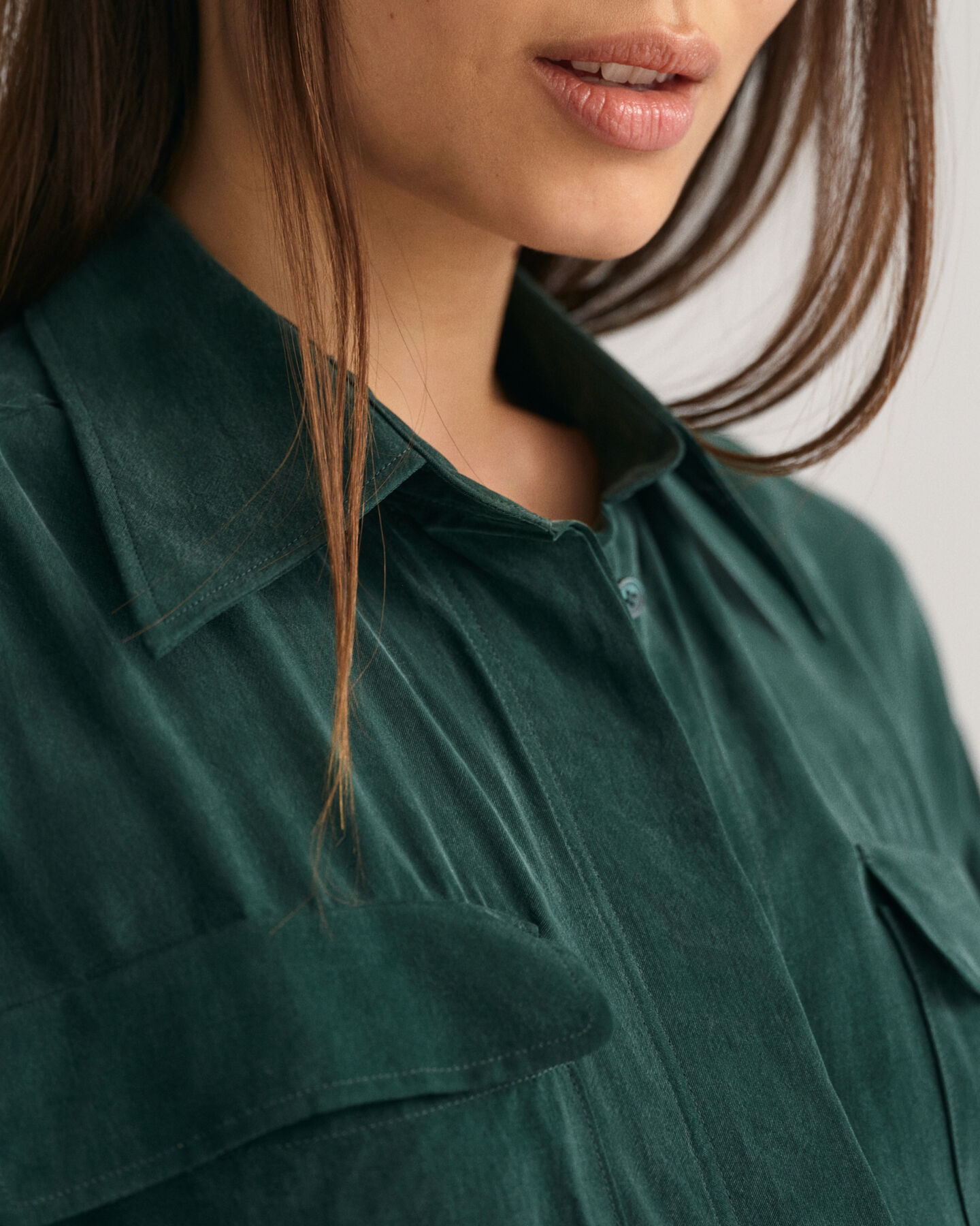 Relaxed fit ‑mitoitettu utility-paitamekko