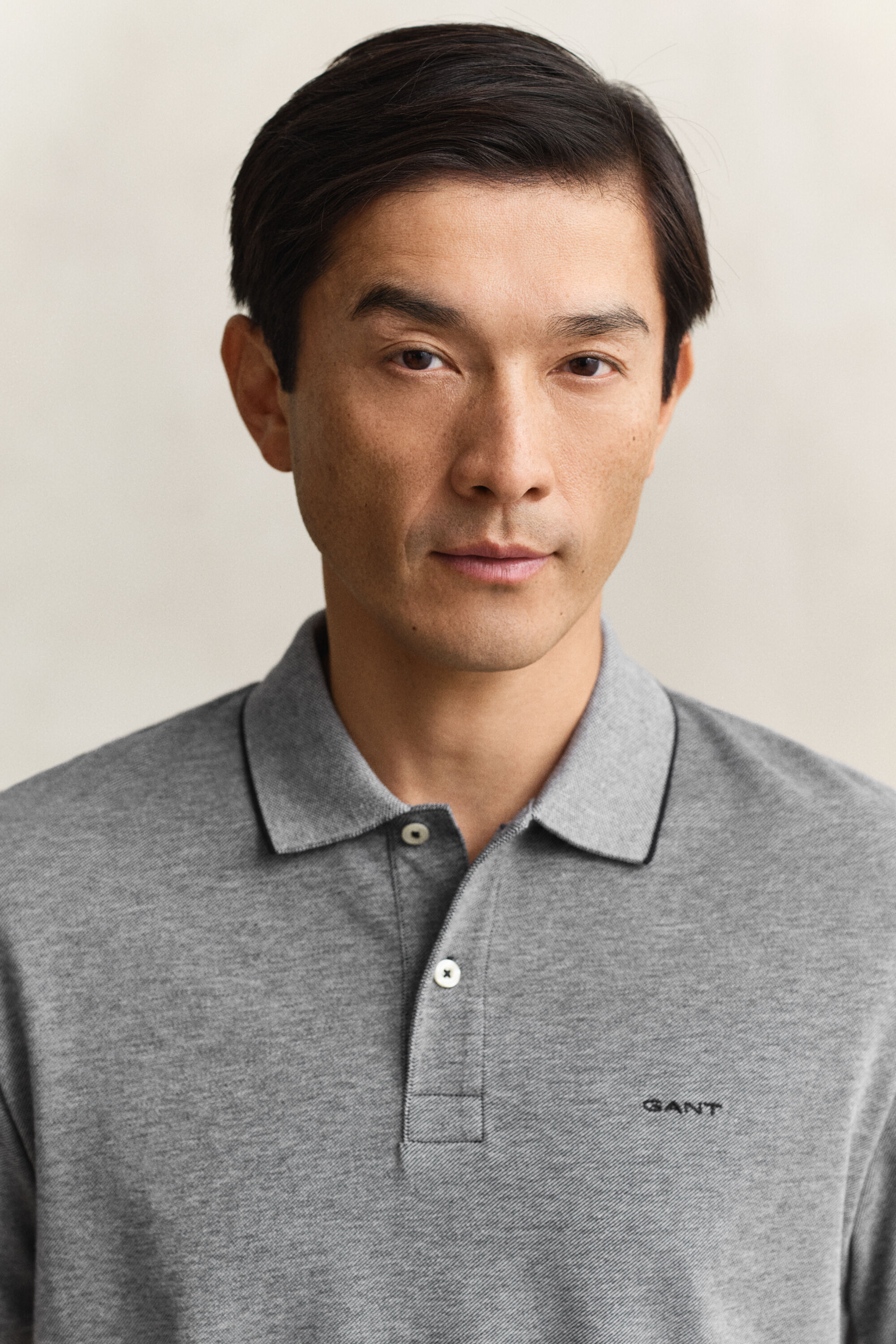 Kaksivärinen pikeepaita