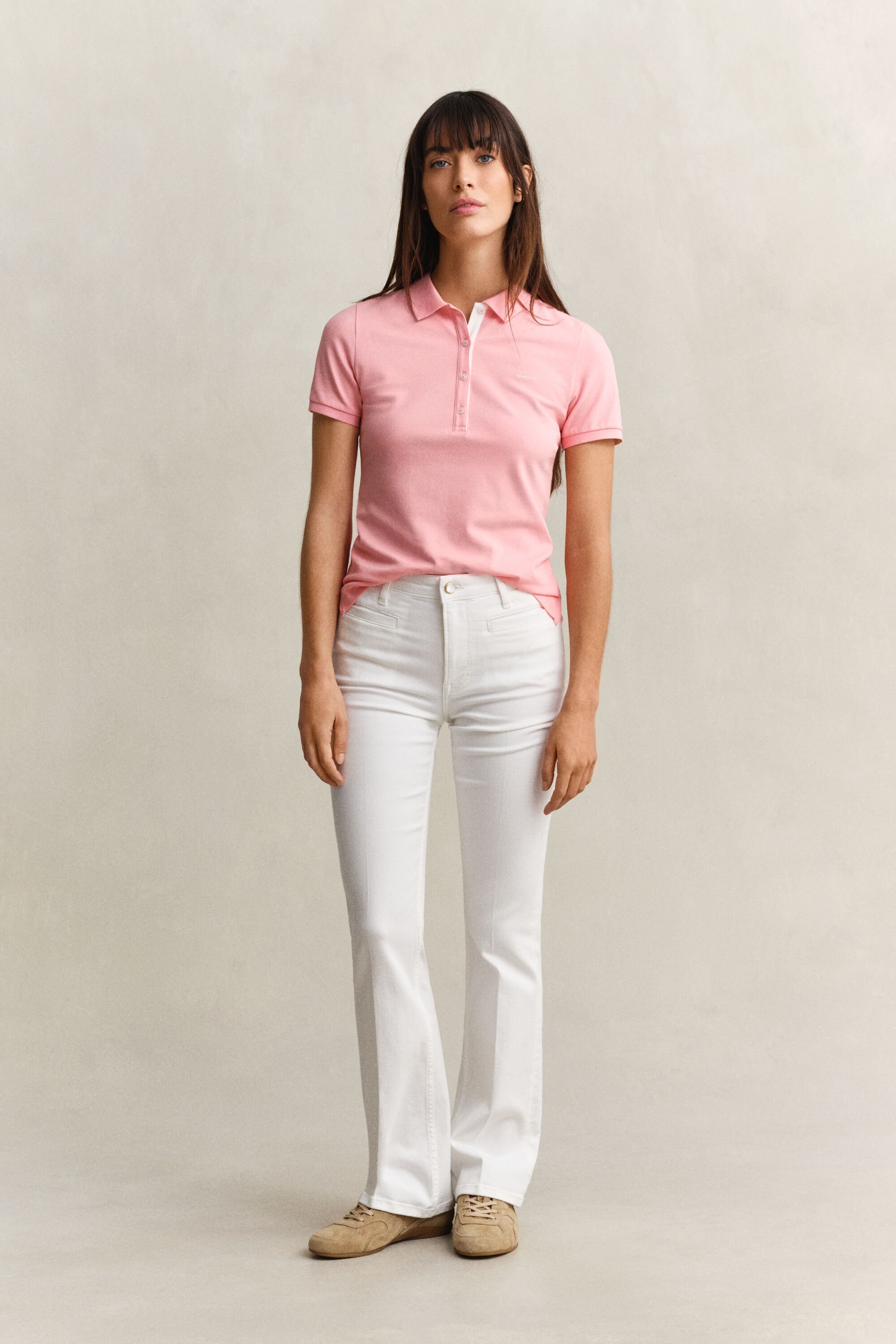 Alaspäin levenevät Monogram-farkut