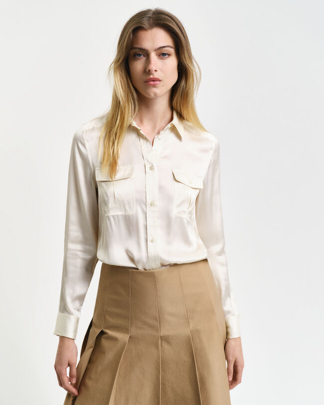 Regular fit ‑mitoitettu taskullinen paita