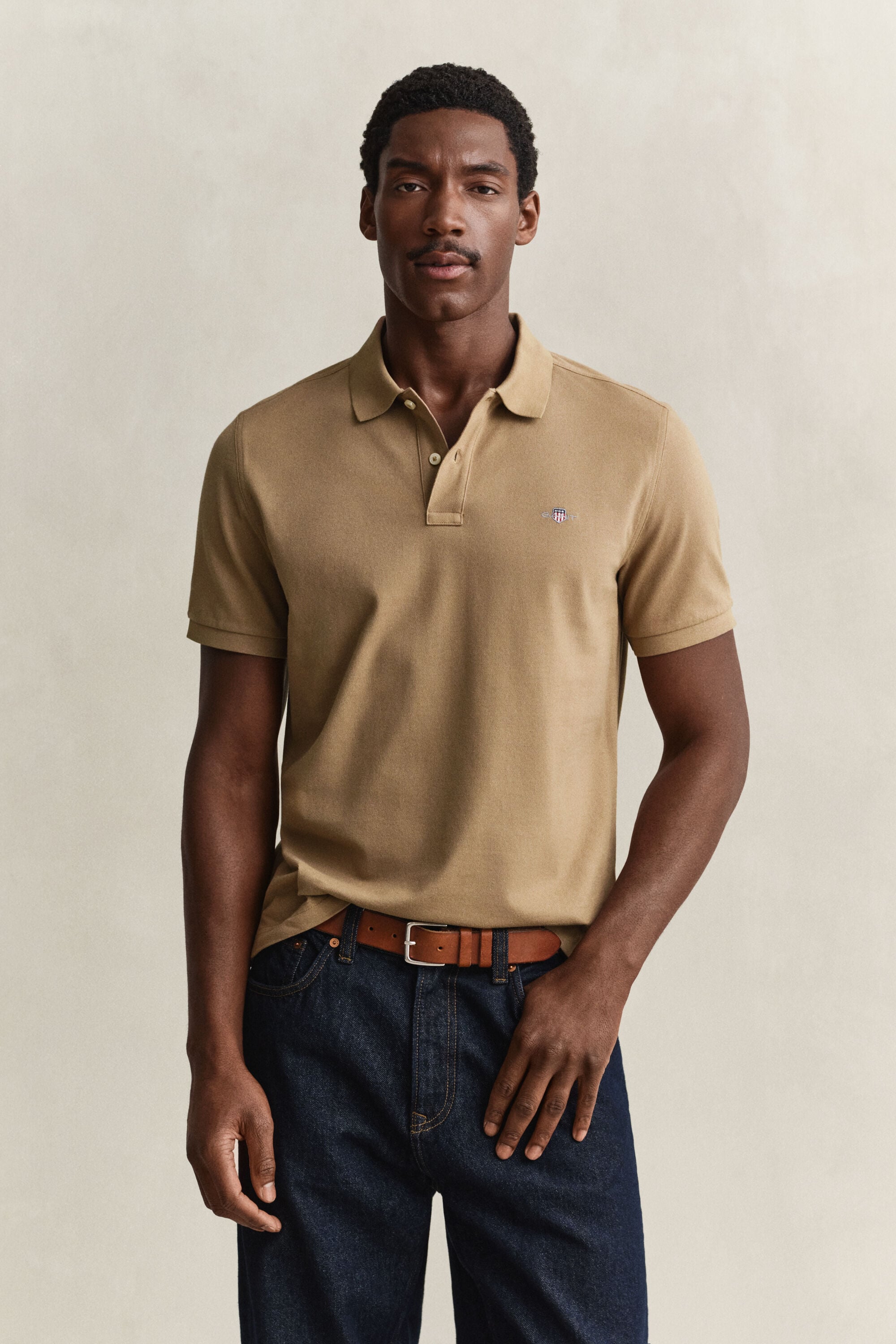 Regular fit ‑mitoitettu pikeepaita