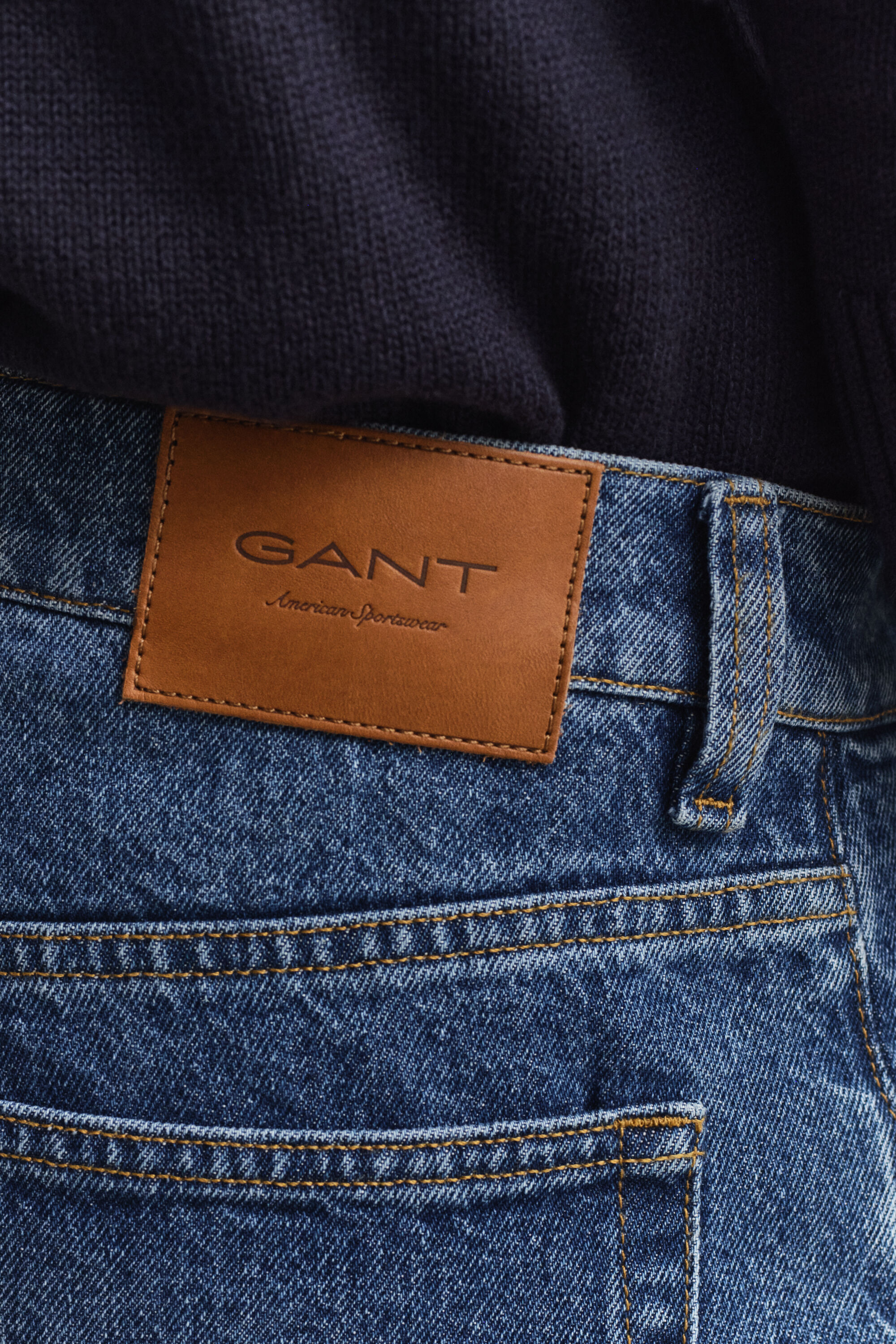 Straight fit ‑mitoitetut farkut