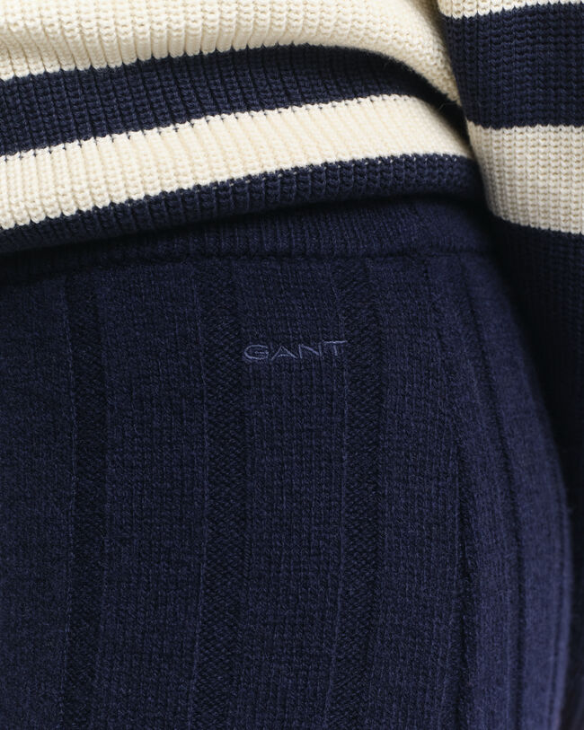 Villainen joustinneulehame