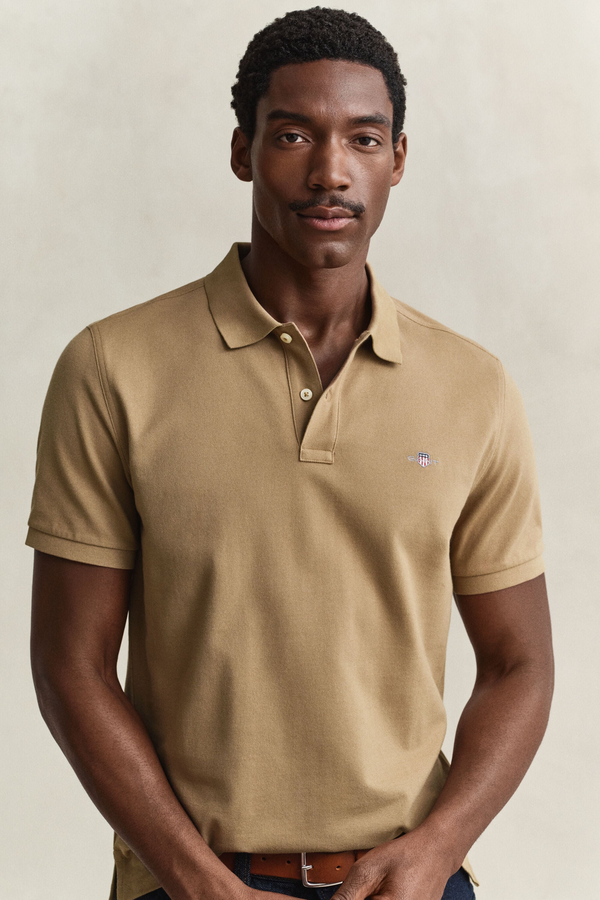Regular fit ‑mitoitettu pikeepaita