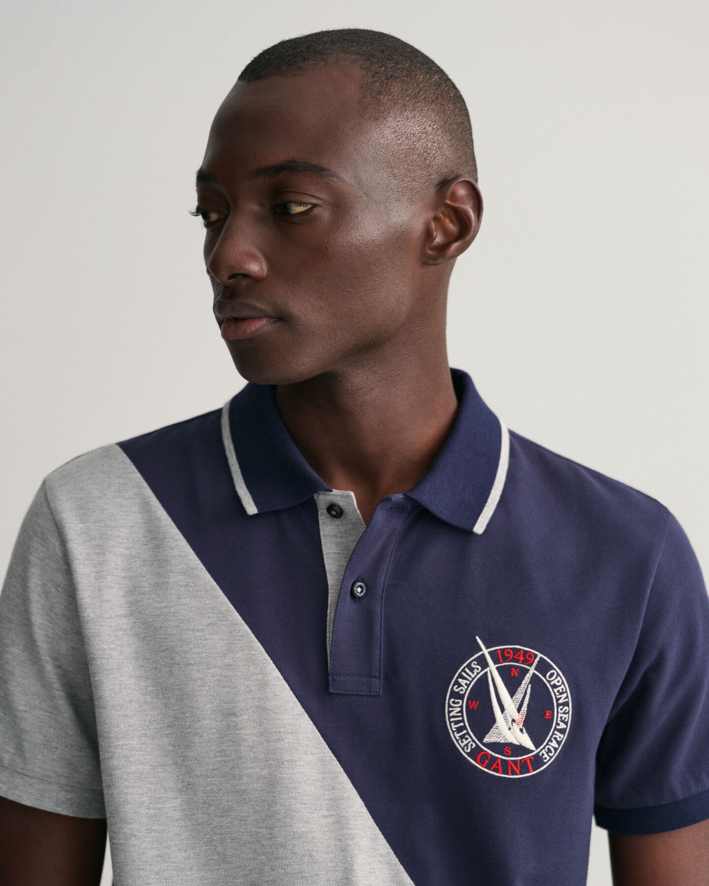 Sail Graphic -pikeepaita, jossa leve&auml; vinoraita