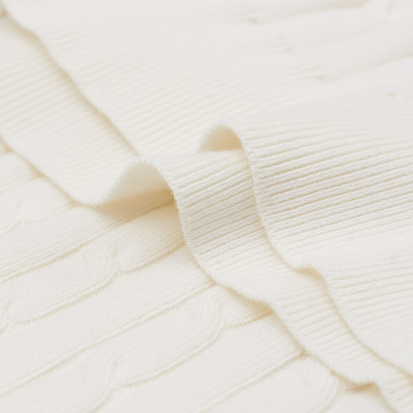 Joustava puuvillainen palmikkokuvioitu pooloneule