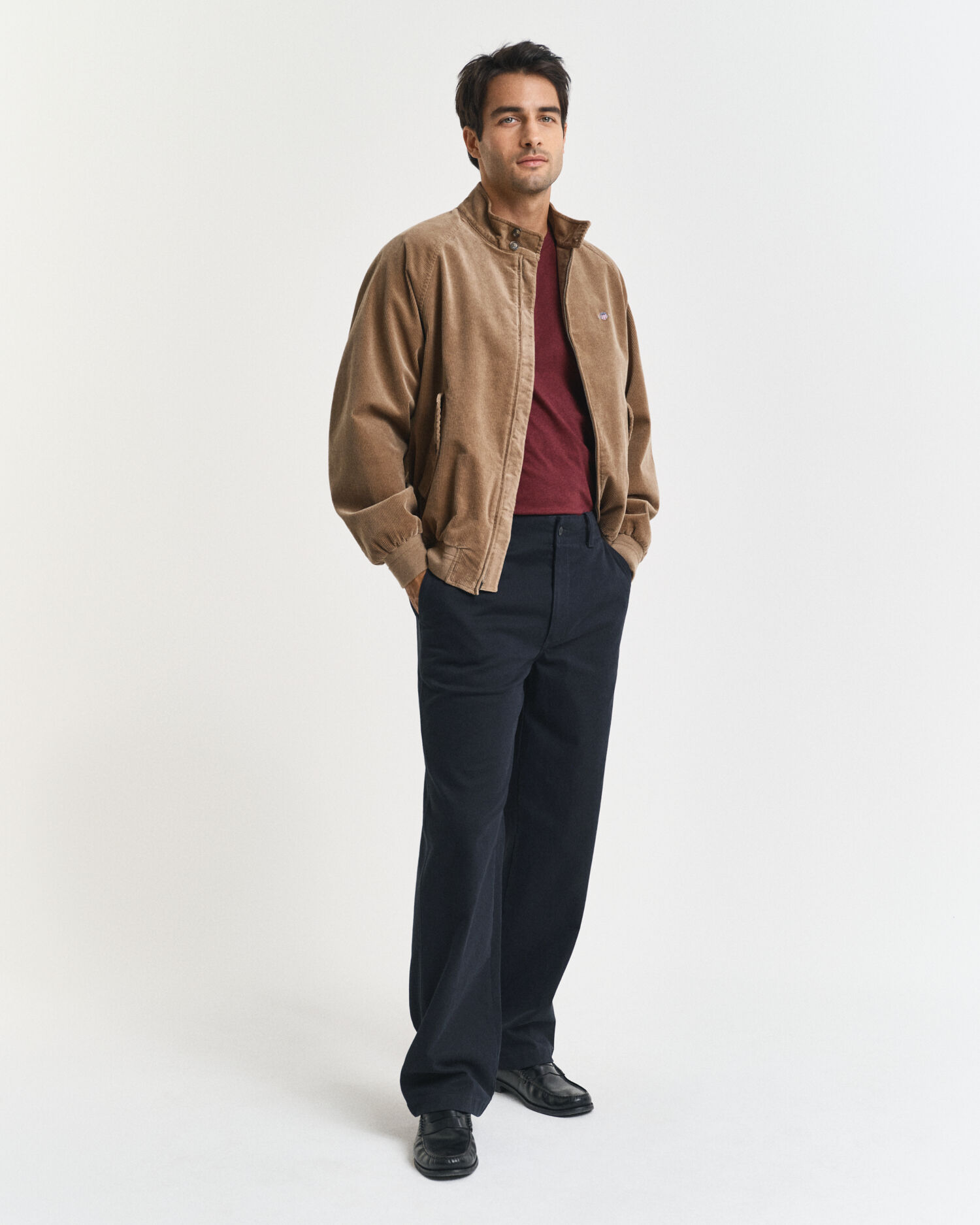 Regular fit ‑mitoitettu Shield-t‑paita