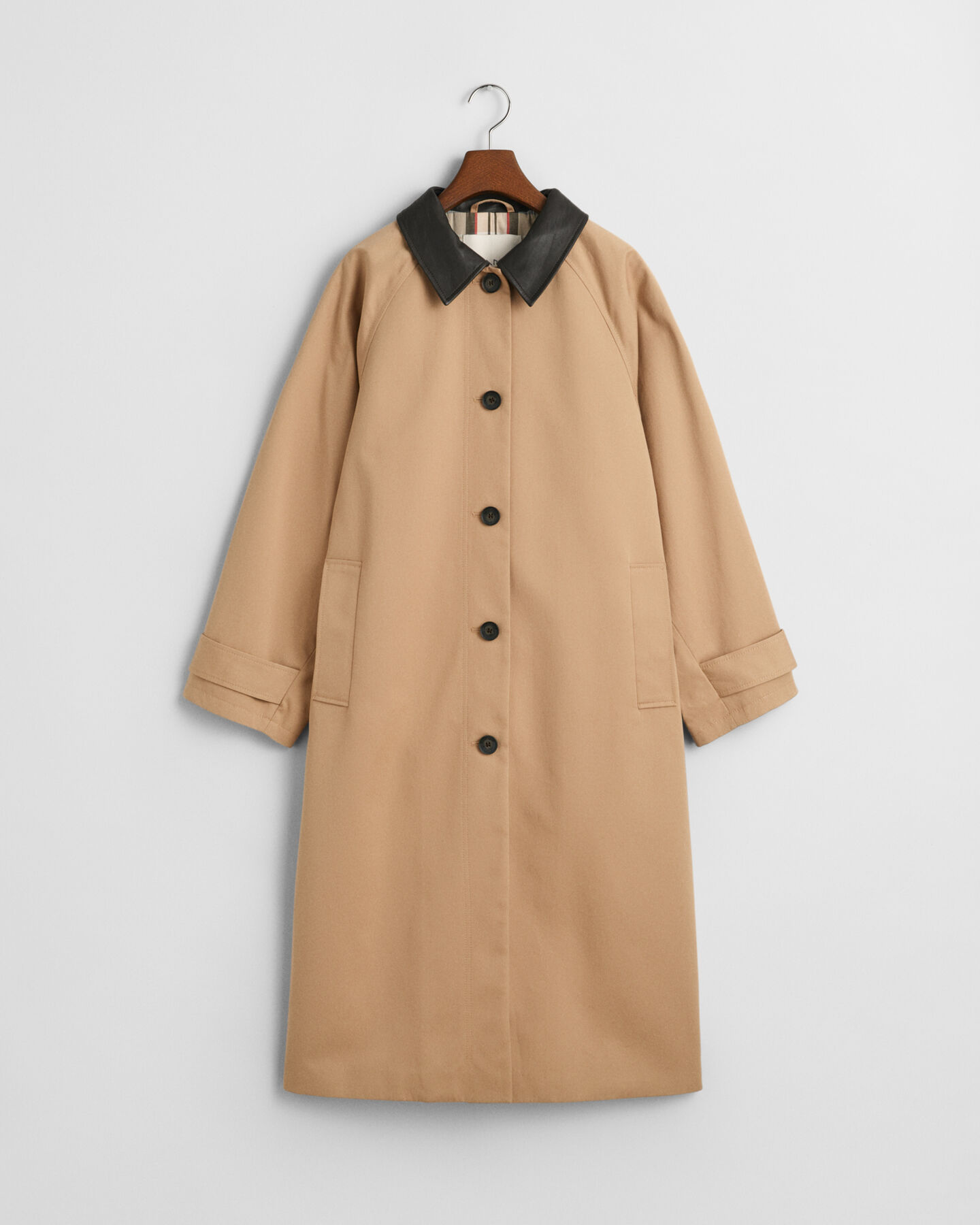 Nahkakauluksinen autotakki