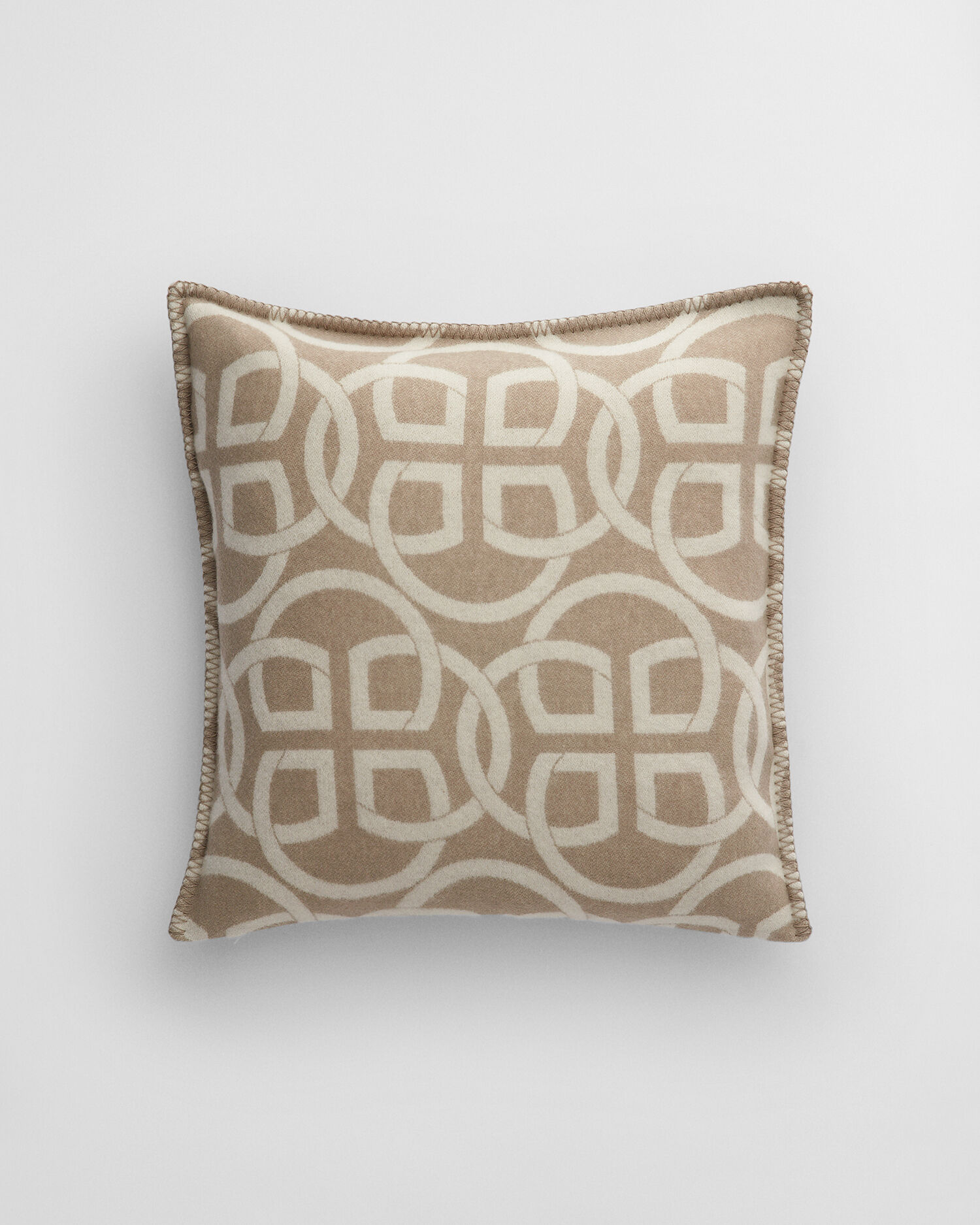 Villakankainen Monogram-tyynynpäällinen