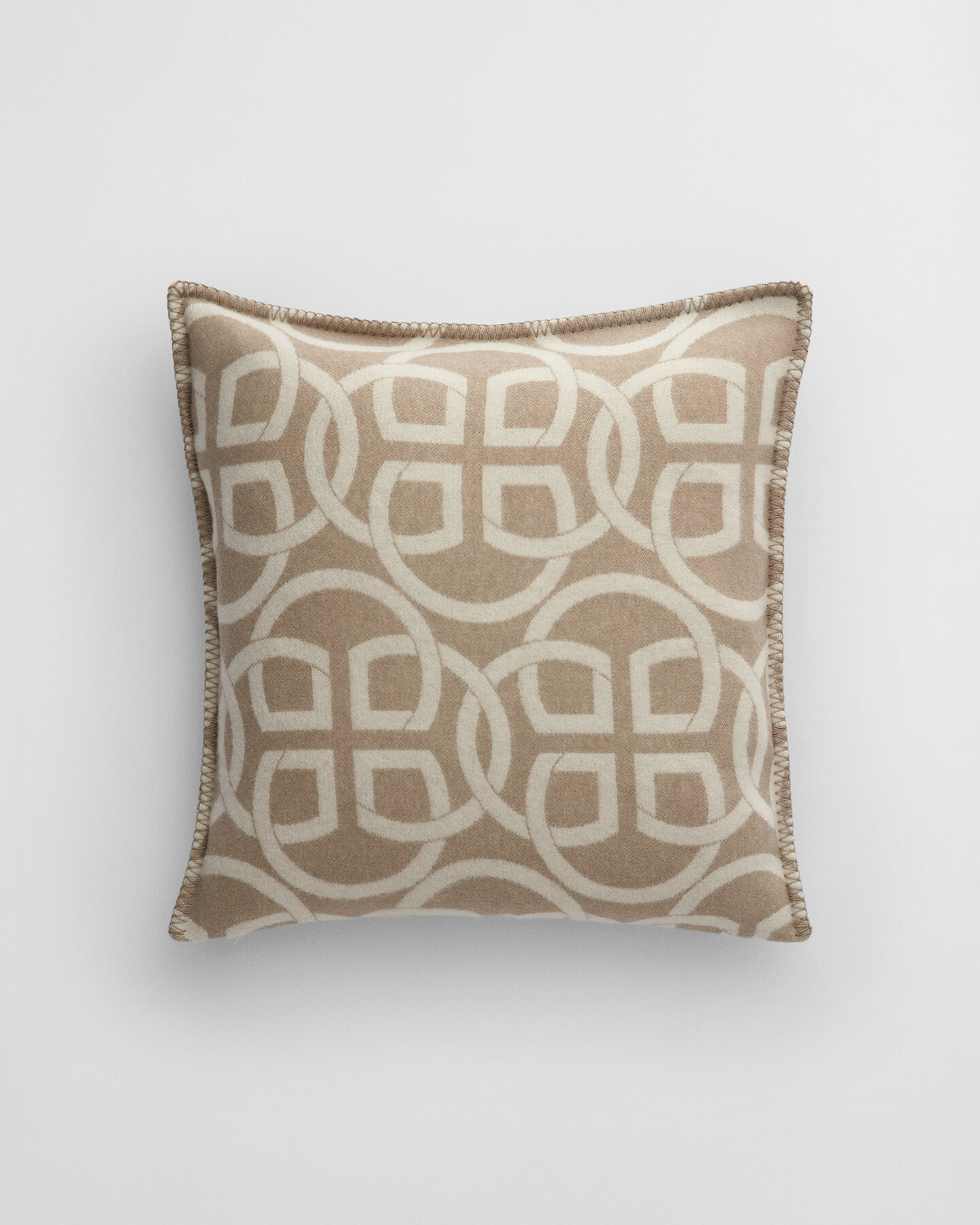 Villakankainen Monogram-tyynynpäällinen