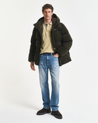 Kontrastivärinen pikeepaita