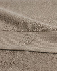 Kirjailtu pyyhe (50 cm x 70 cm)