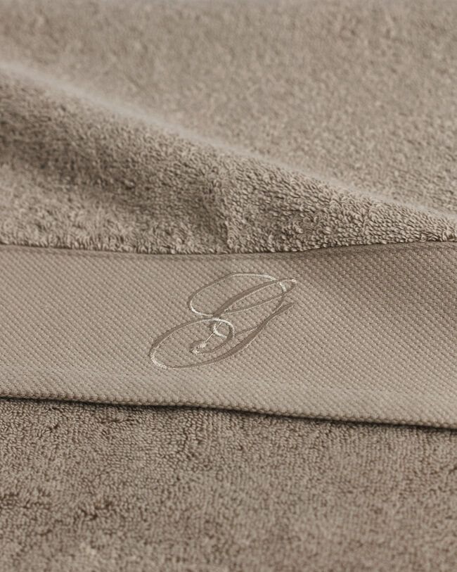 Kirjailtu pyyhe (50 cm x 70 cm)