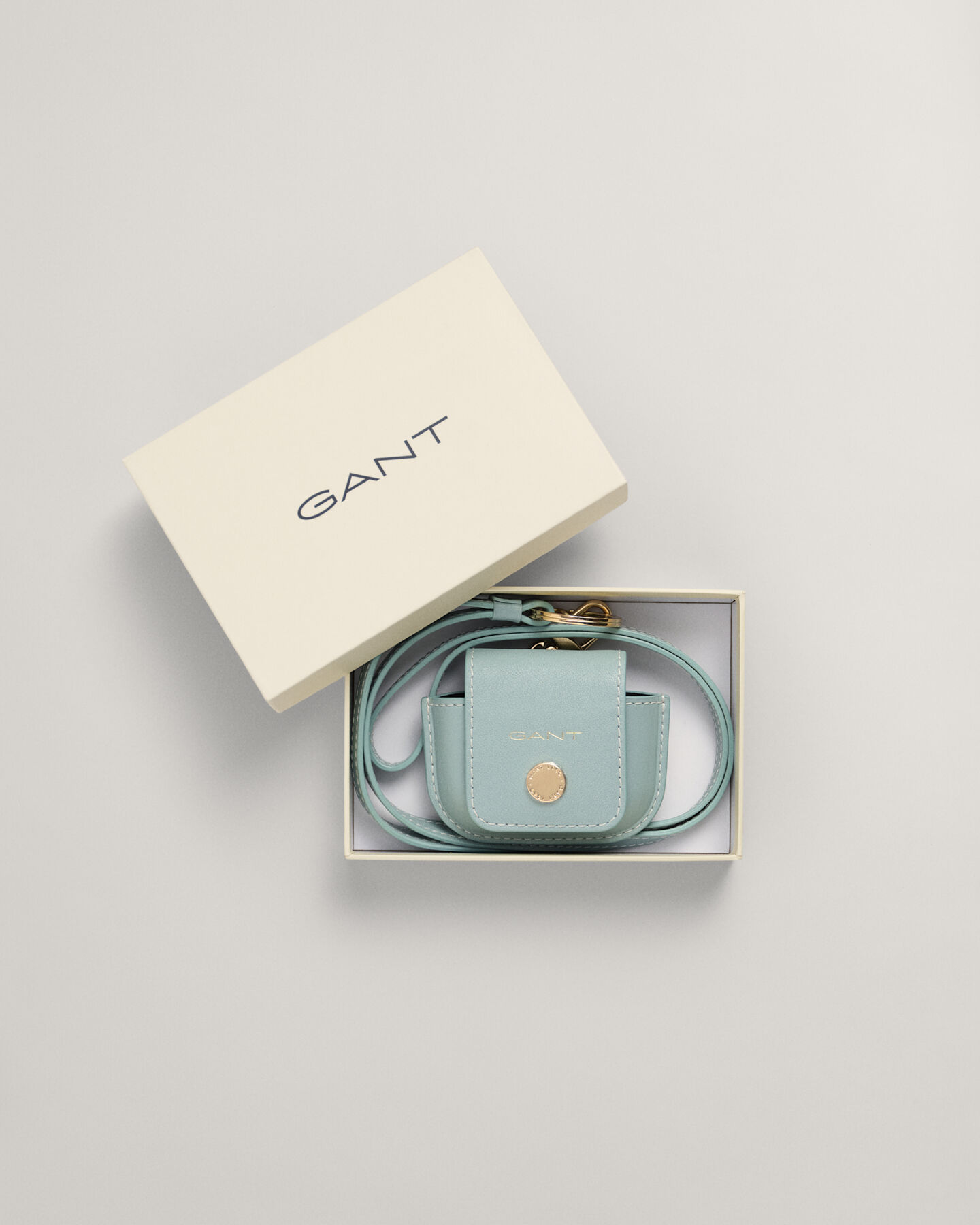 Nahkainen kaulapussi