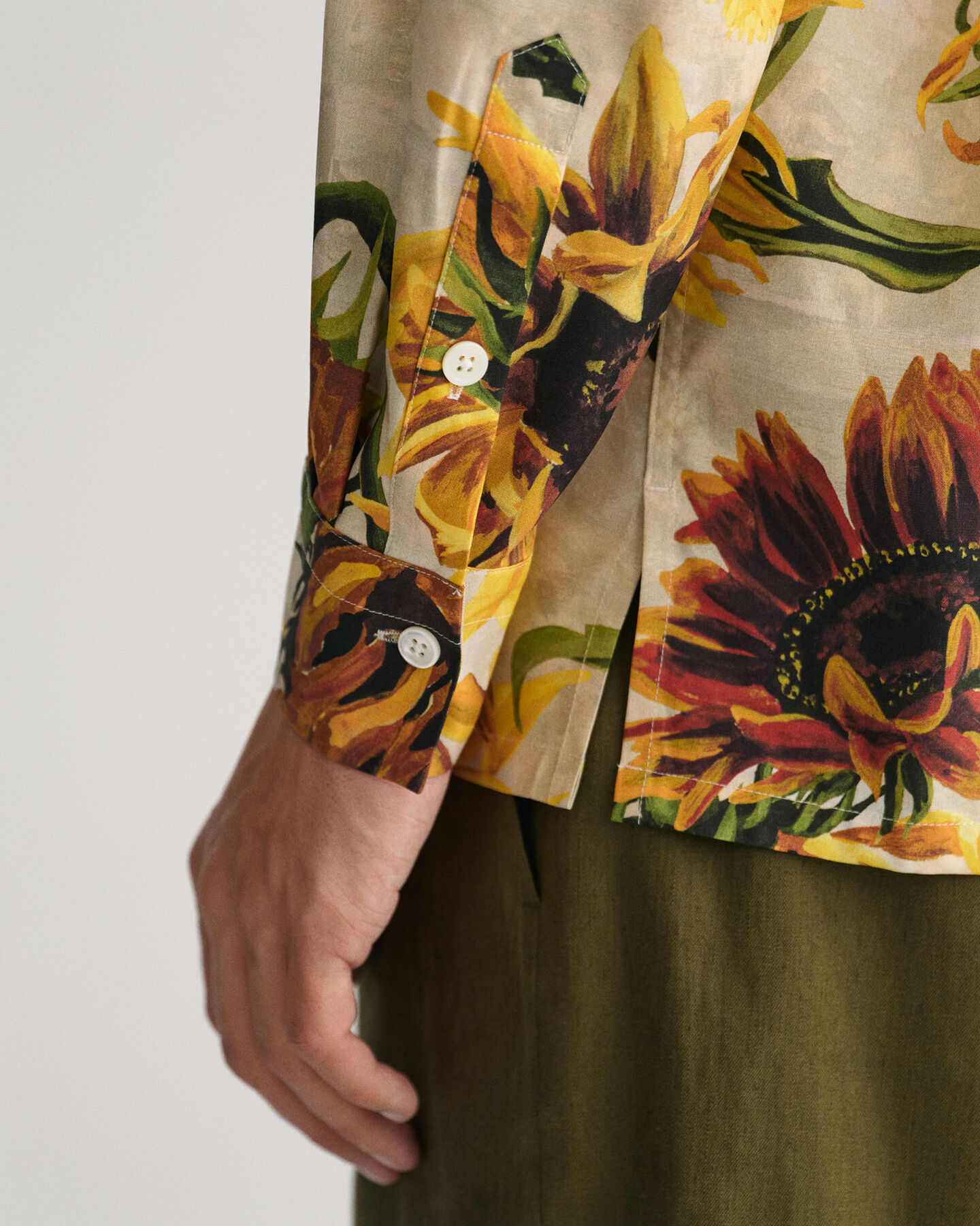 Relaxed fit ‑mitoitettu printtikuvioitu Sunflower-silkkipaita