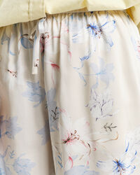 Relaxed fit ‑mitoitetut kukkashortsit