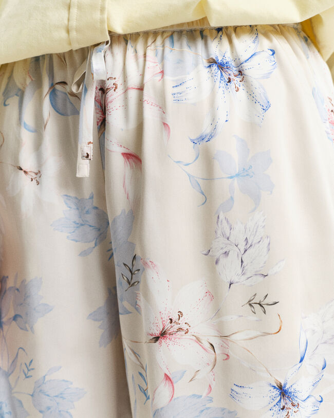 Relaxed fit ‑mitoitetut kukkashortsit