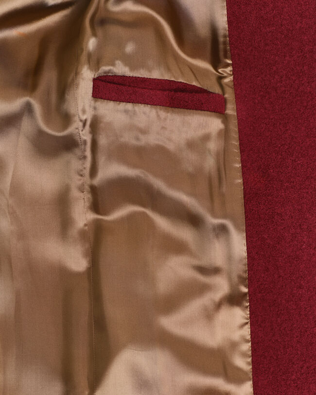 Kohopintainen kietaisutakki