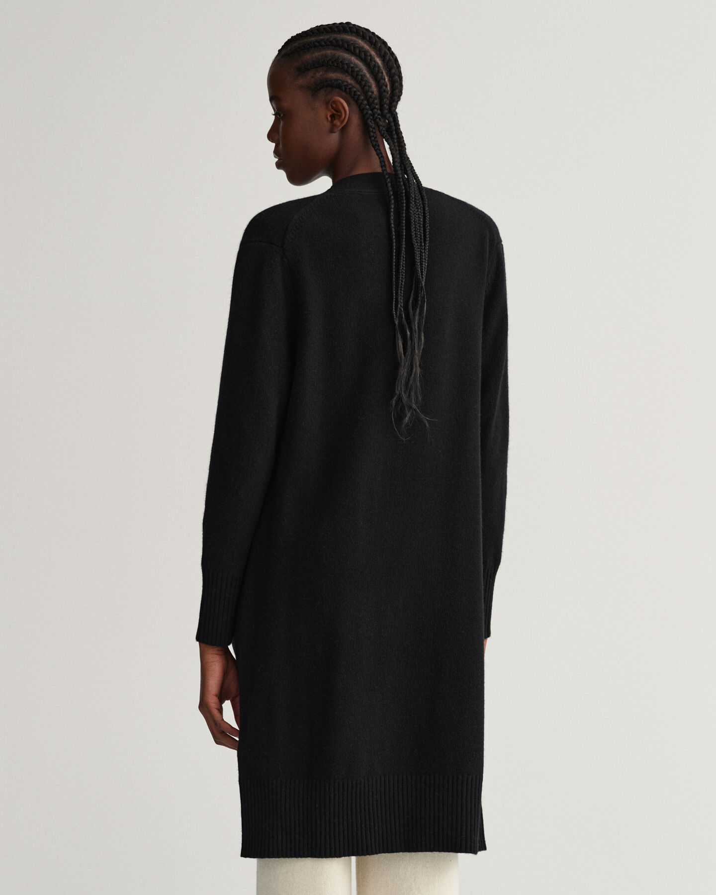 Pitkä villaneuletakki