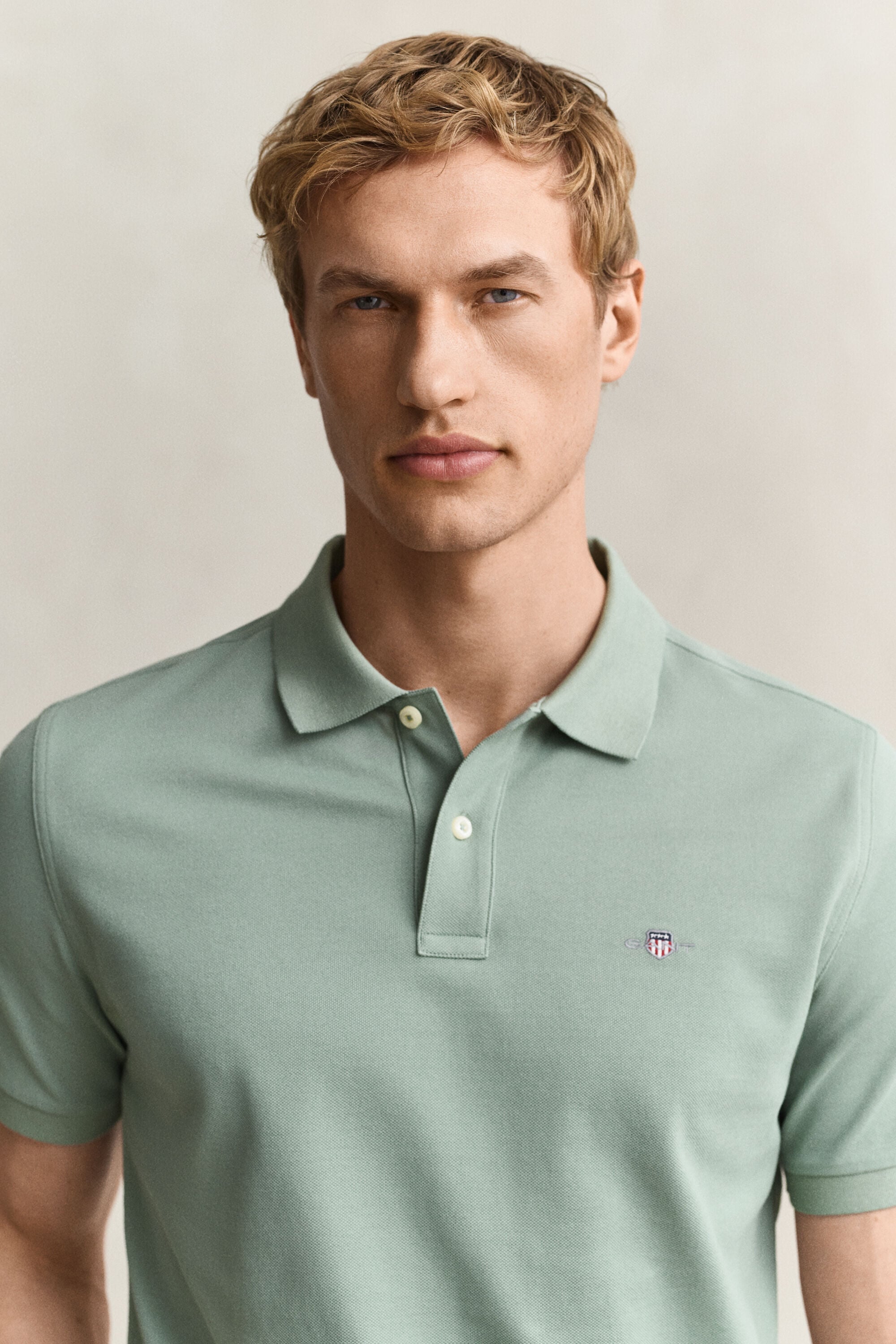 Regular fit ‑mitoitettu pikeepaita