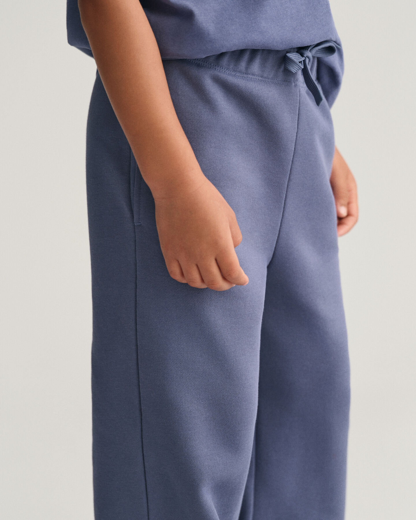 Girls-malliston leve&auml;lahkeiset jerseyhousut