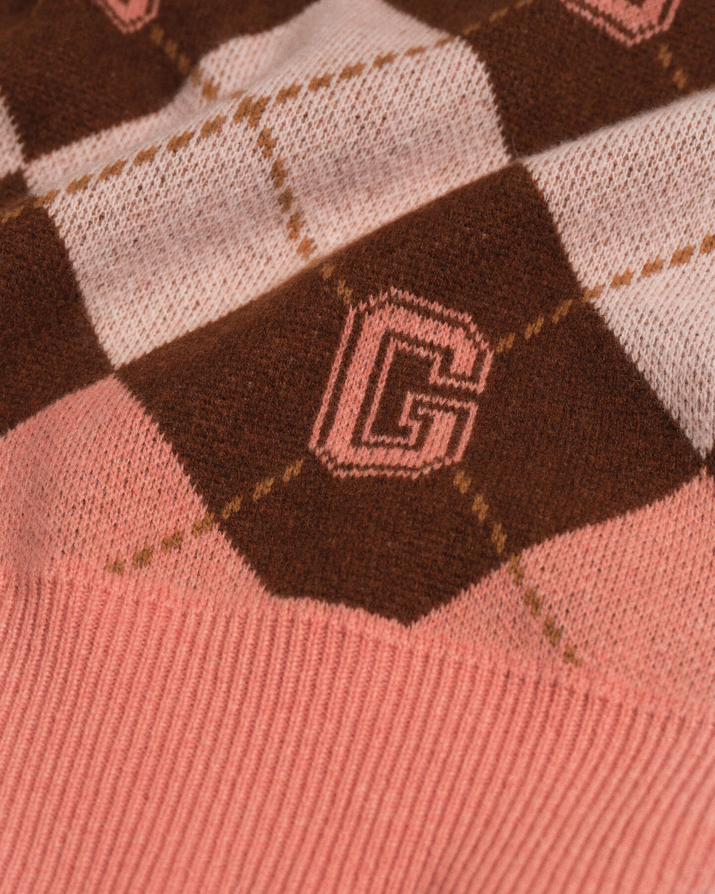 Argyle-neulepusero, py&ouml;re&auml; p&auml;&auml;ntie