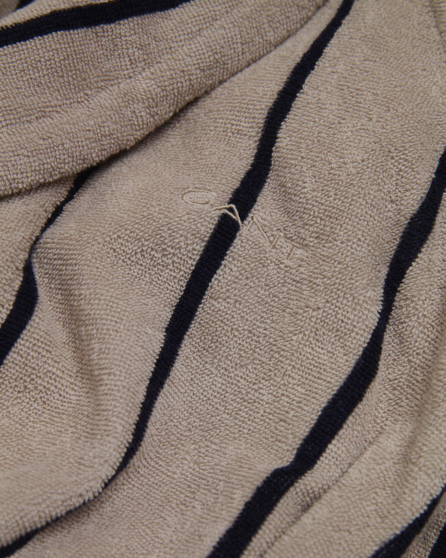 Raidallinen aamutakki