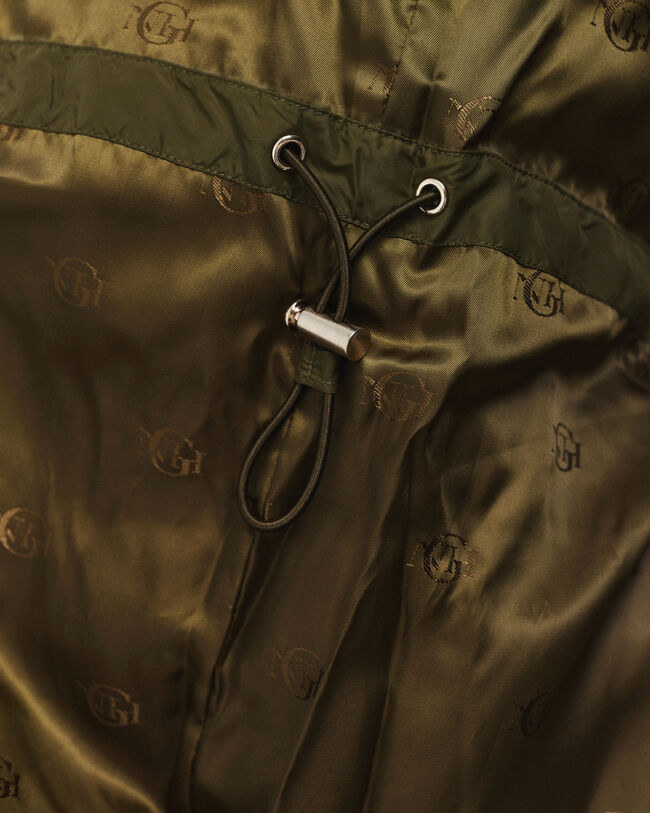 Kokopitkä untuvatakki