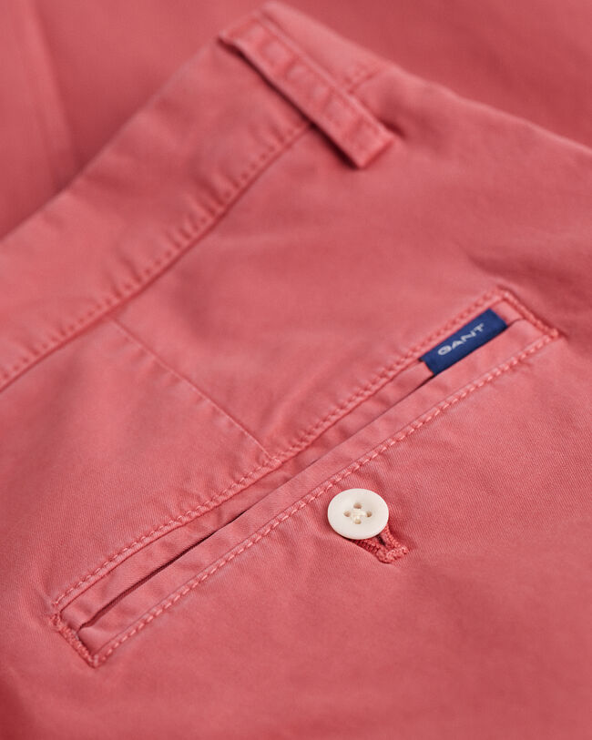 Slim fit ‑mitoitetut Hallden Sunfaded ‑chinot