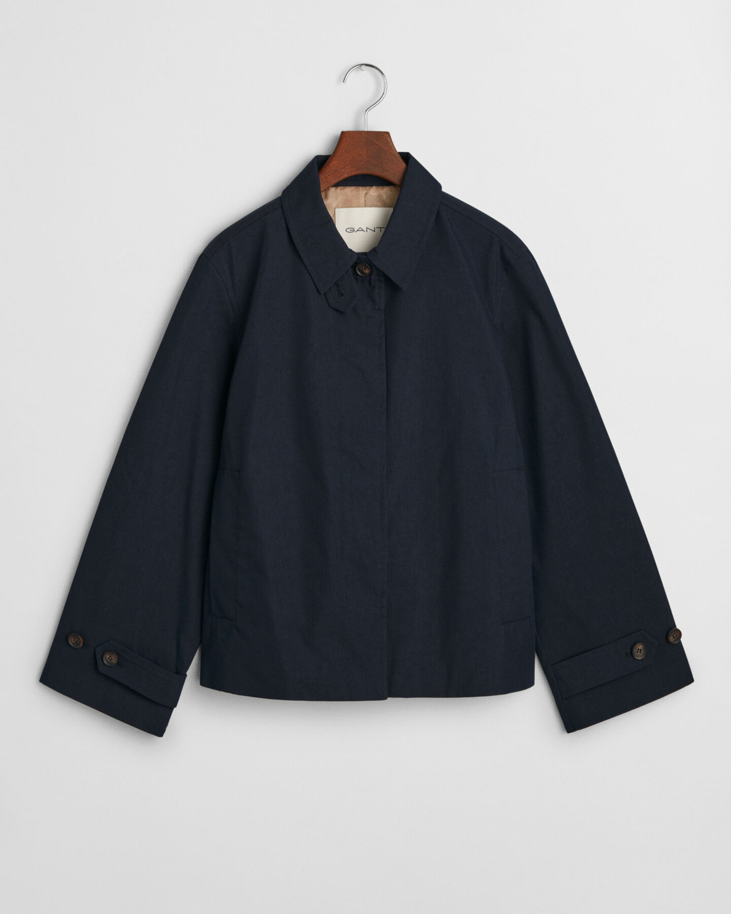 Lyhyt puuvillainen autotakki