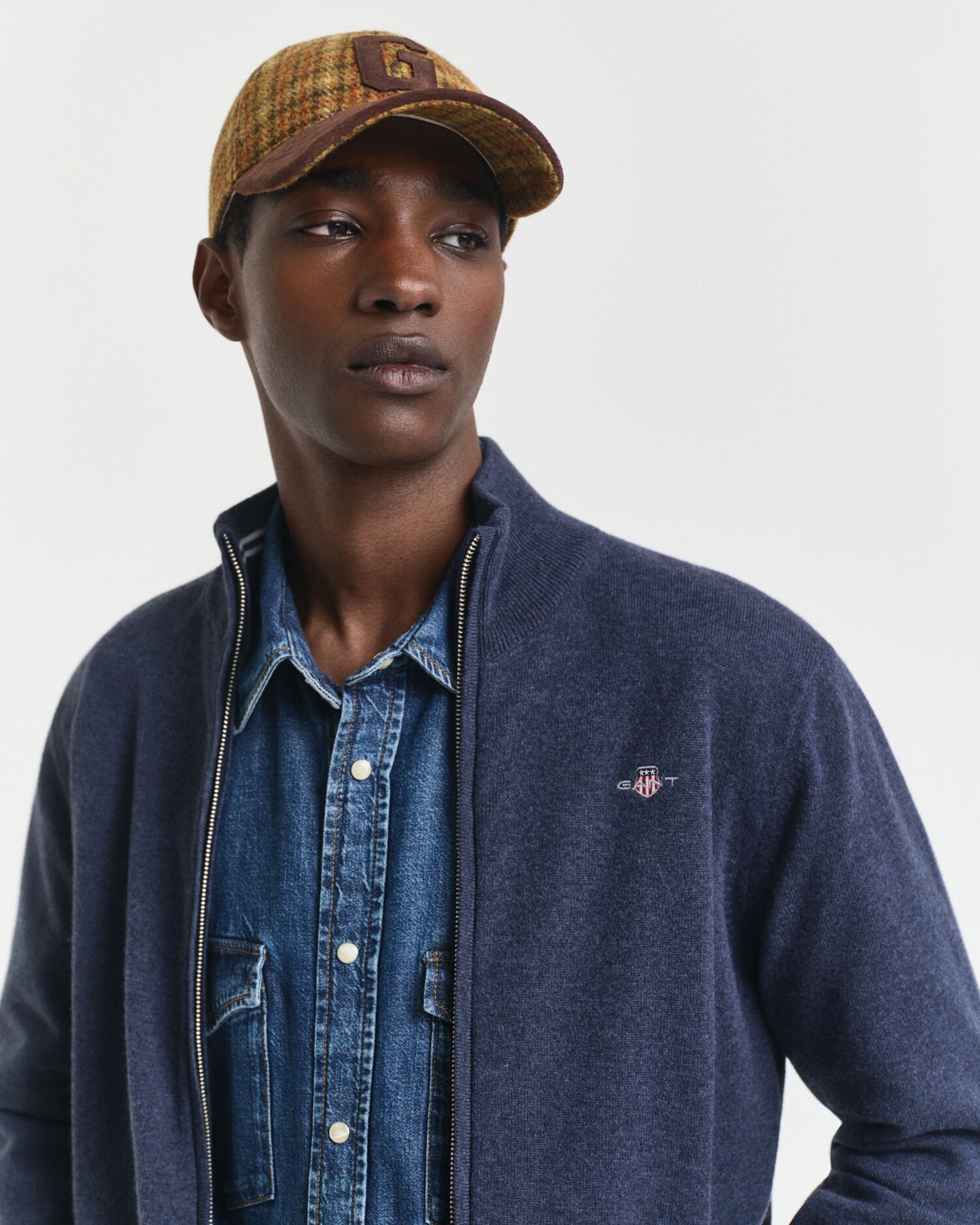 Vetoketjullinen neuletakki ohutta lampaanvillaa