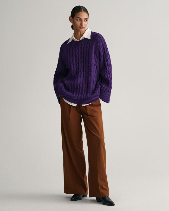 Oversized&nbsp;fit ‑mitoitettu palmikkoneule, py&ouml;re&auml; p&auml;&auml;ntie