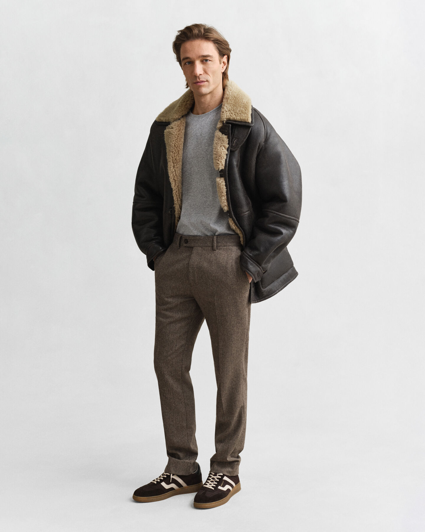 Regular fit ‑mitoitettu Shield-t‑paita