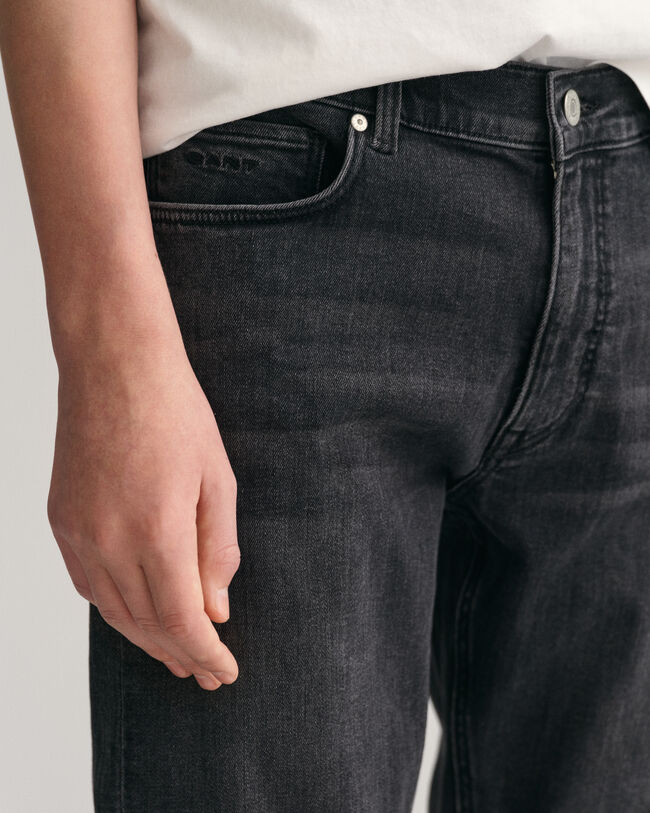 Teen Boys ‑malliston slim fit ‑mitoitetut farkut