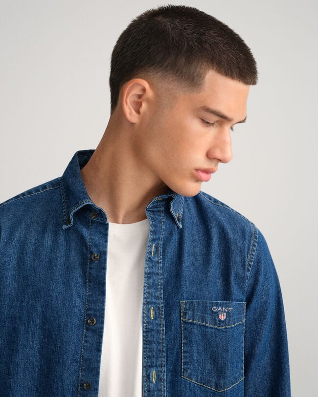 Slim fit ‑mitoitettu farkkupaita