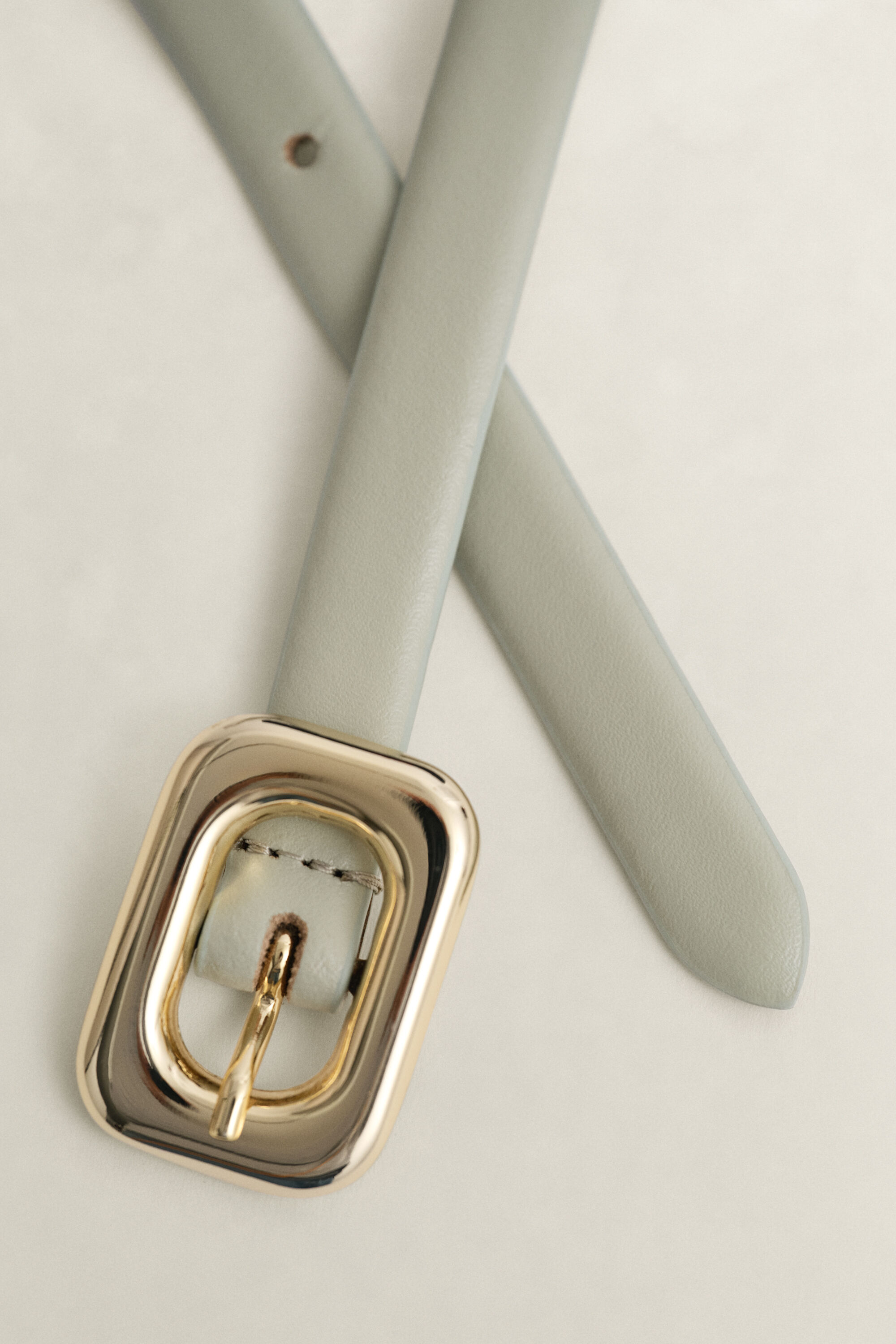 Nahkavyö pyöristetyllä soljella