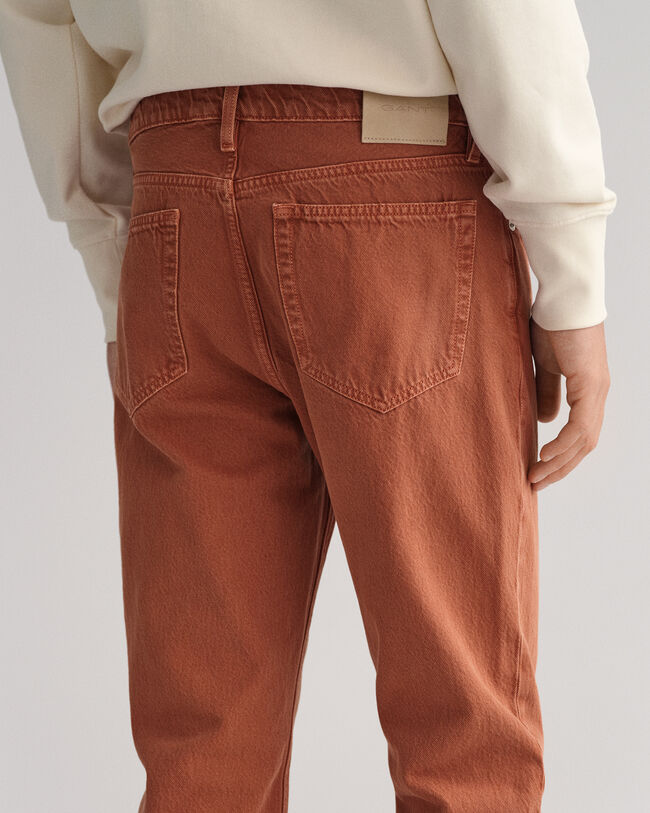 V&auml;rilliset regular fit ‑mitoitetut Arley-farkut