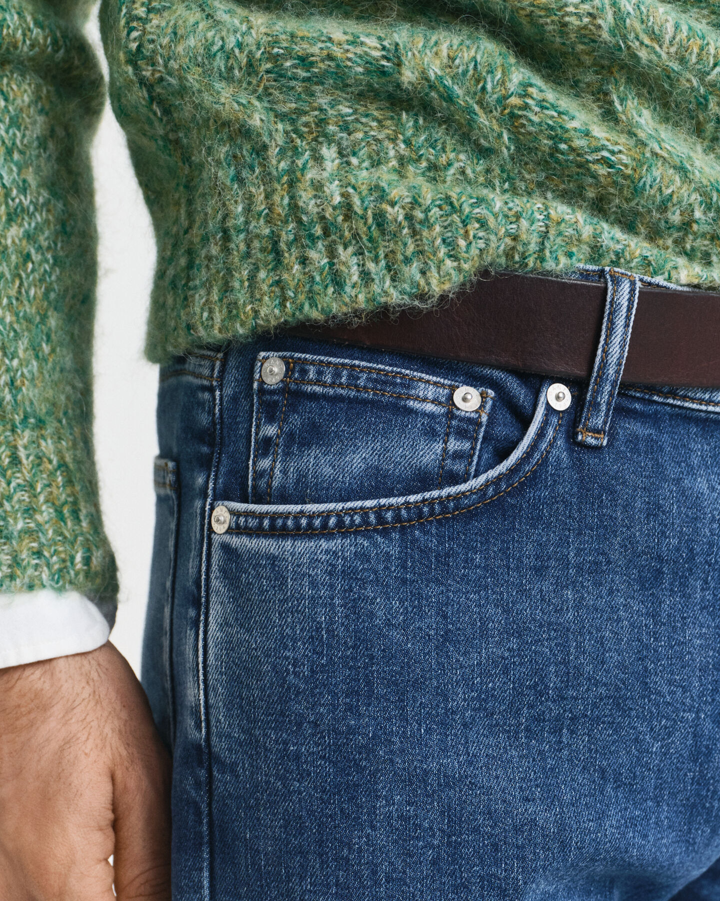 Regular fit ‑mitoitetut Clean Wash ‑farkut